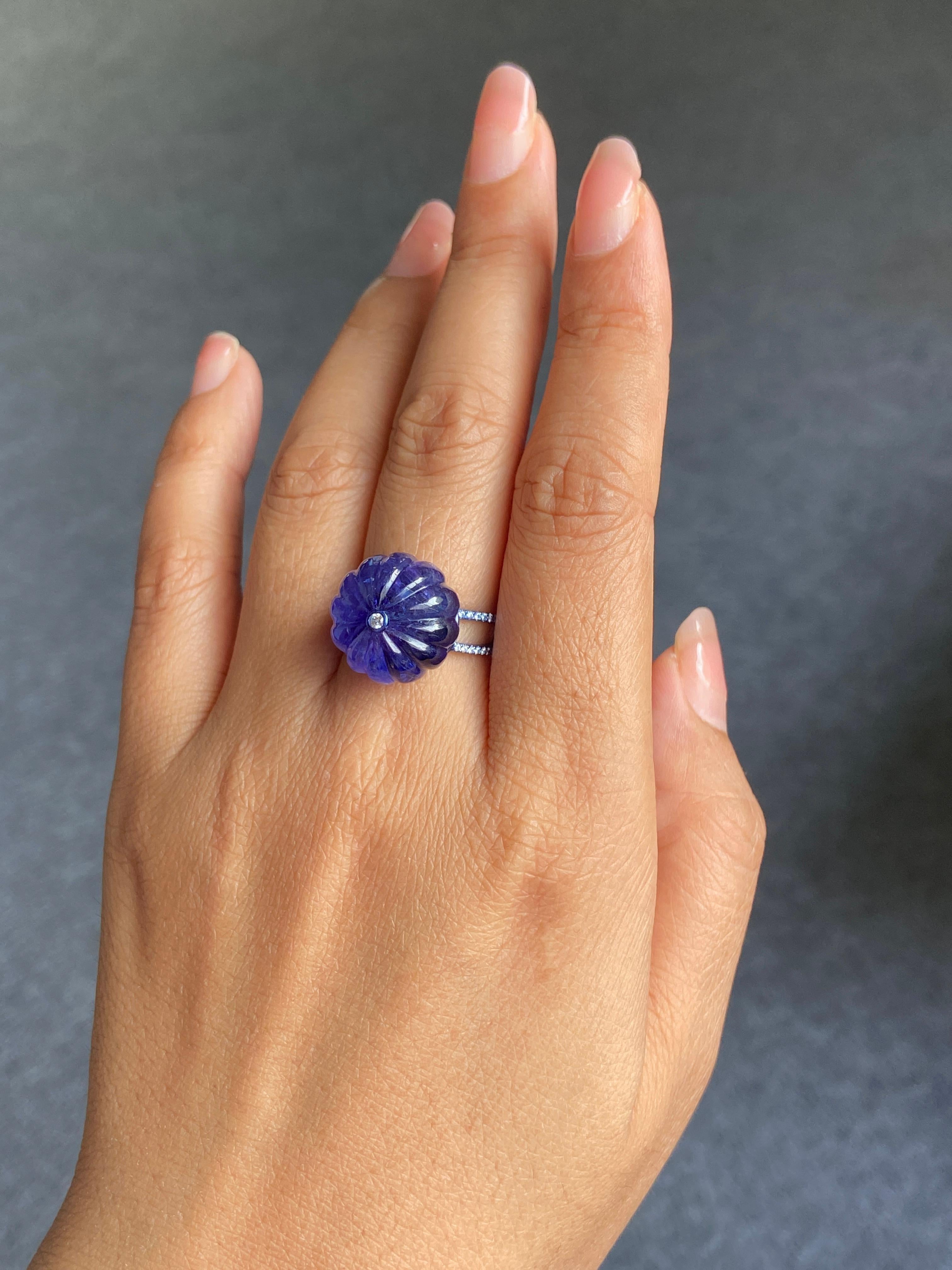 Bague cocktail en or 18 carats certifiée 26,05 carats de tanzanite sculptée et de diamant en vente 7