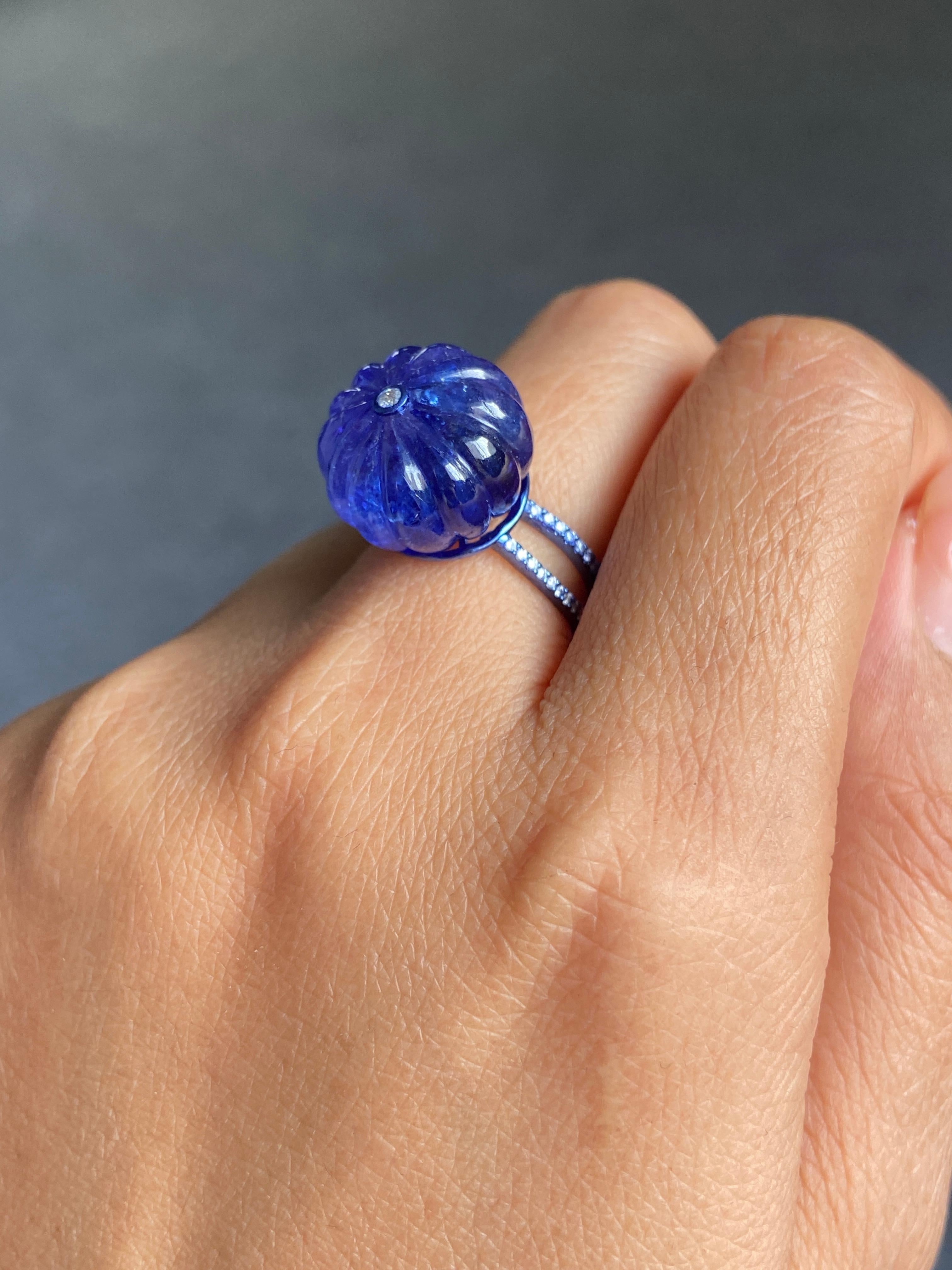 Bague cocktail en or 18 carats certifiée 26,05 carats de tanzanite sculptée et de diamant en vente 9