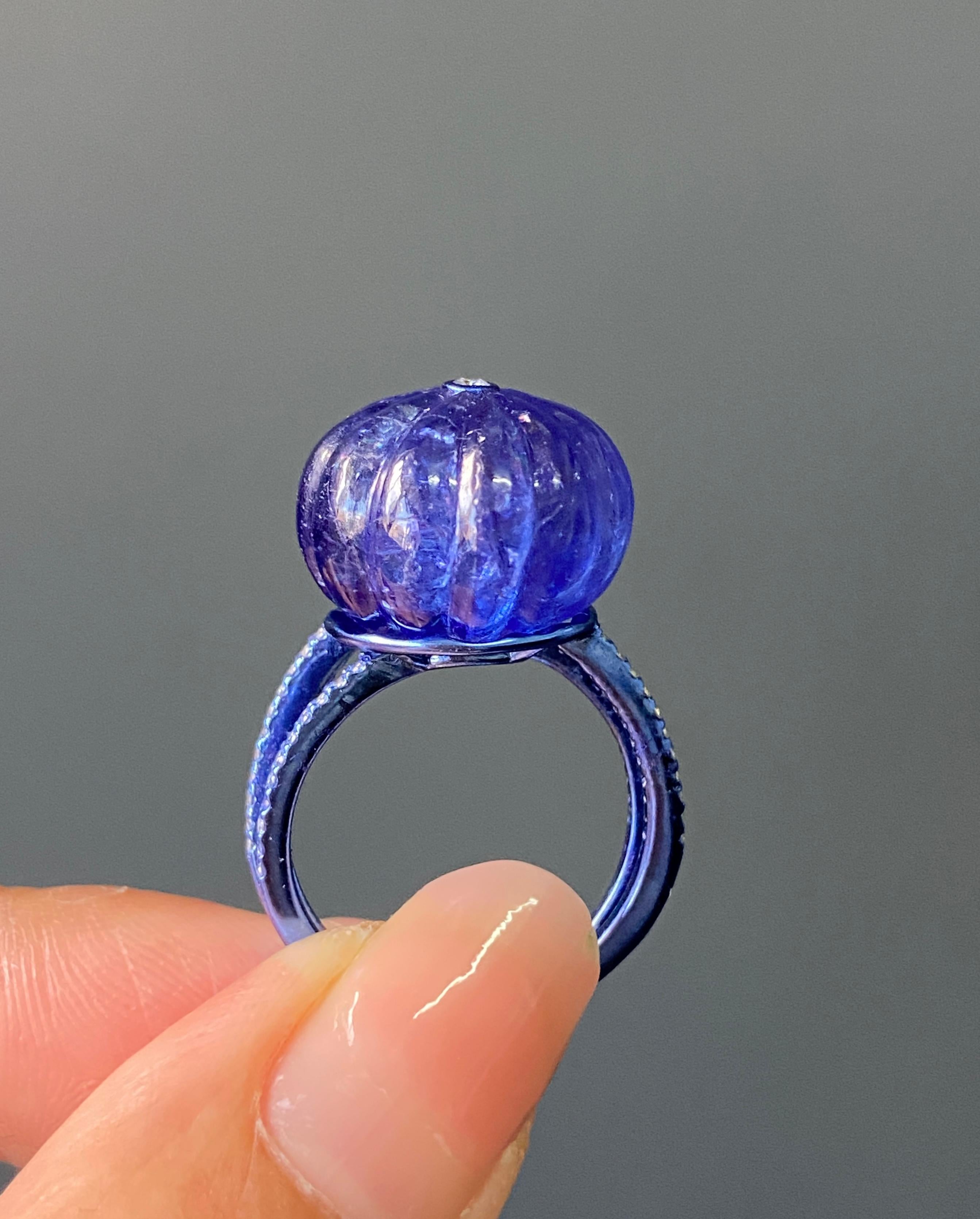 Bague cocktail en or 18 carats certifiée 26,05 carats de tanzanite sculptée et de diamant en vente 12