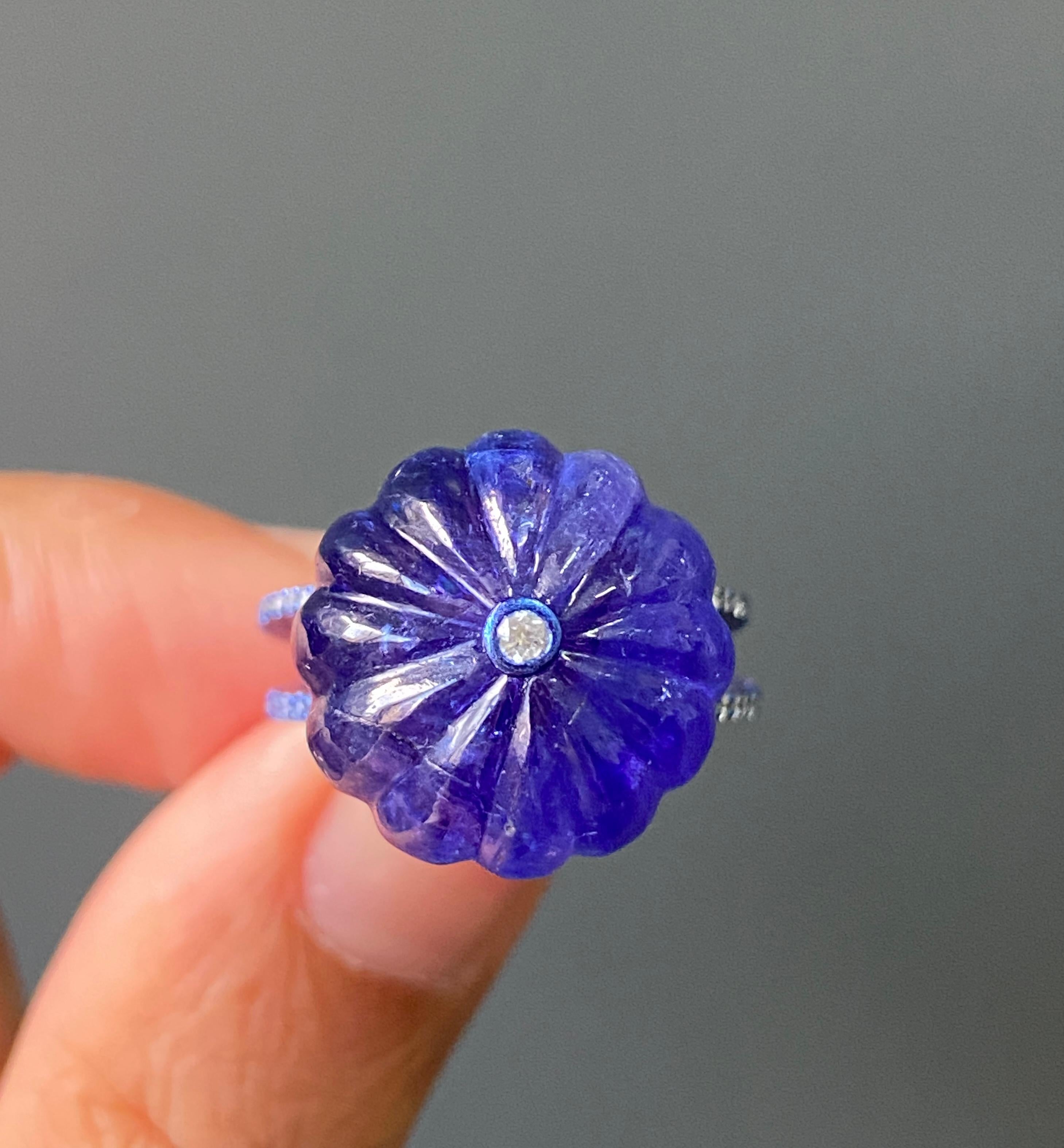 Bague cocktail en or 18 carats certifiée 26,05 carats de tanzanite sculptée et de diamant en vente 13