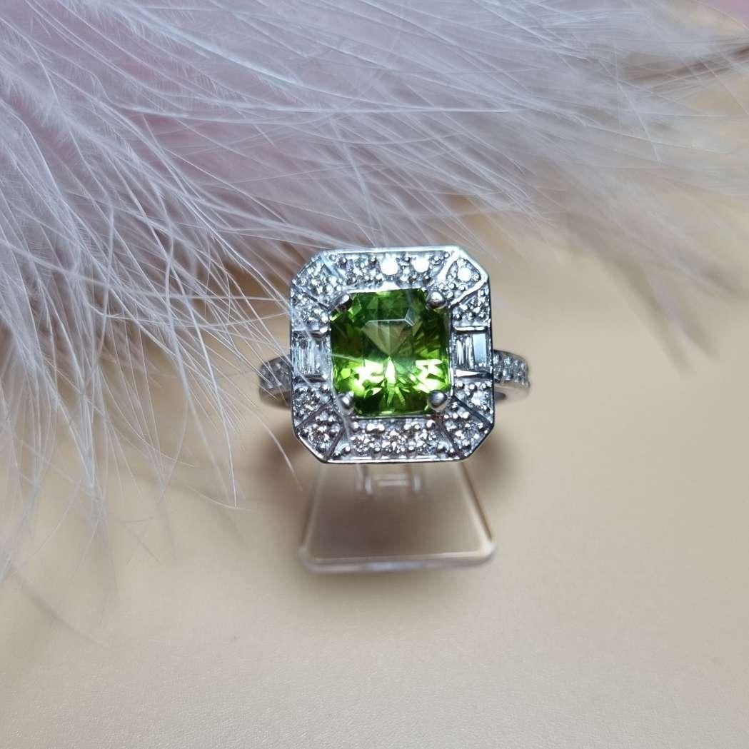 Art Deco Certified 2.65 Ct Natural Peridot, Artdeco Inspired Peridot and Diamond Ring For Sale