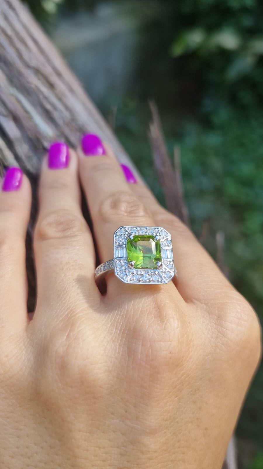 Women's or Men's Certified 2.65 Ct Natural Peridot, Artdeco Inspired Peridot and Diamond Ring For Sale
