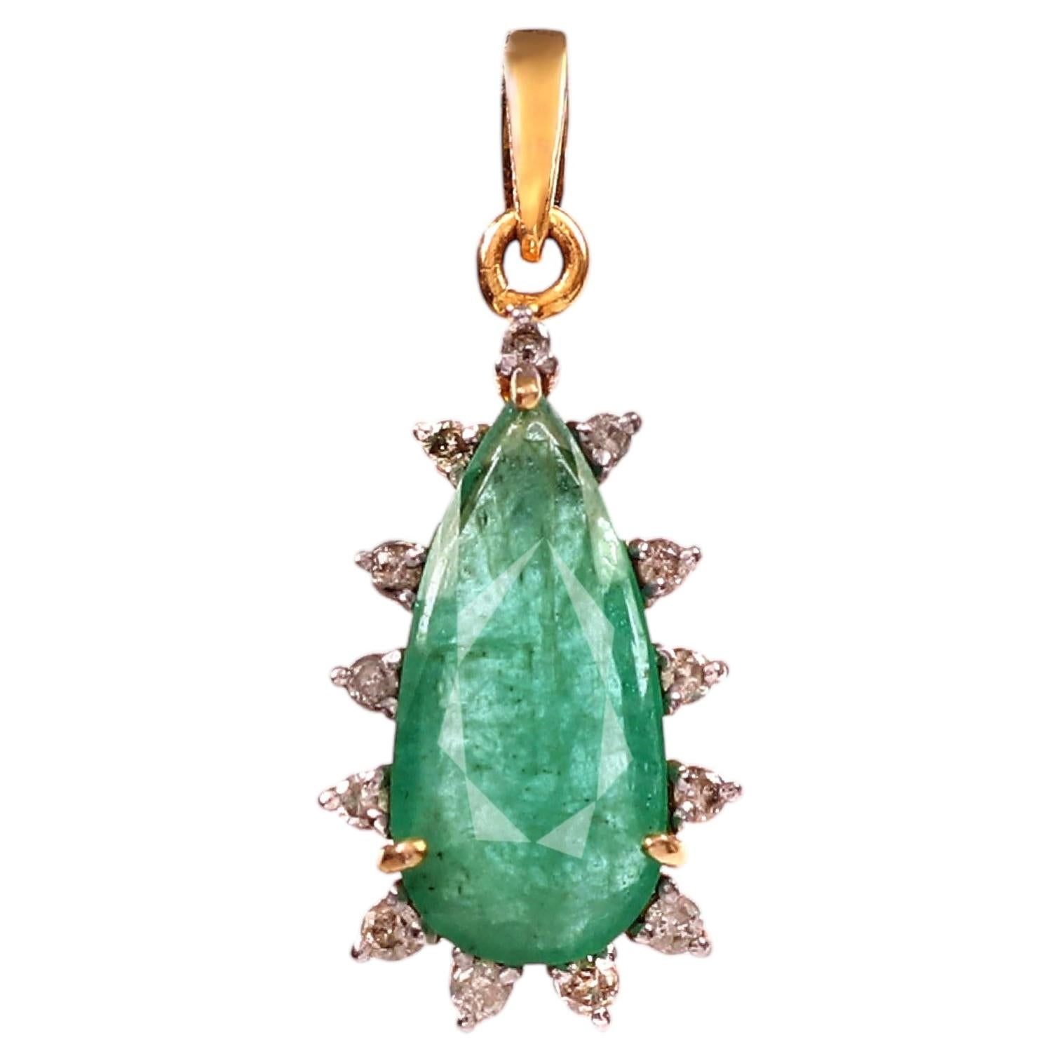IGI Certified 2.66Ctw Emerald .25ct Diamonds Solid 18K Gold teardrop pendant