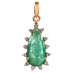 IGI Certified 2.66Ctw Emerald .25ct Diamonds Solid 18K Gold teardrop pendant