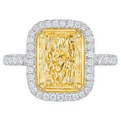 Certified 2.67 Carat Fancy Light Yellow Radiant Diamond Engagement Ring