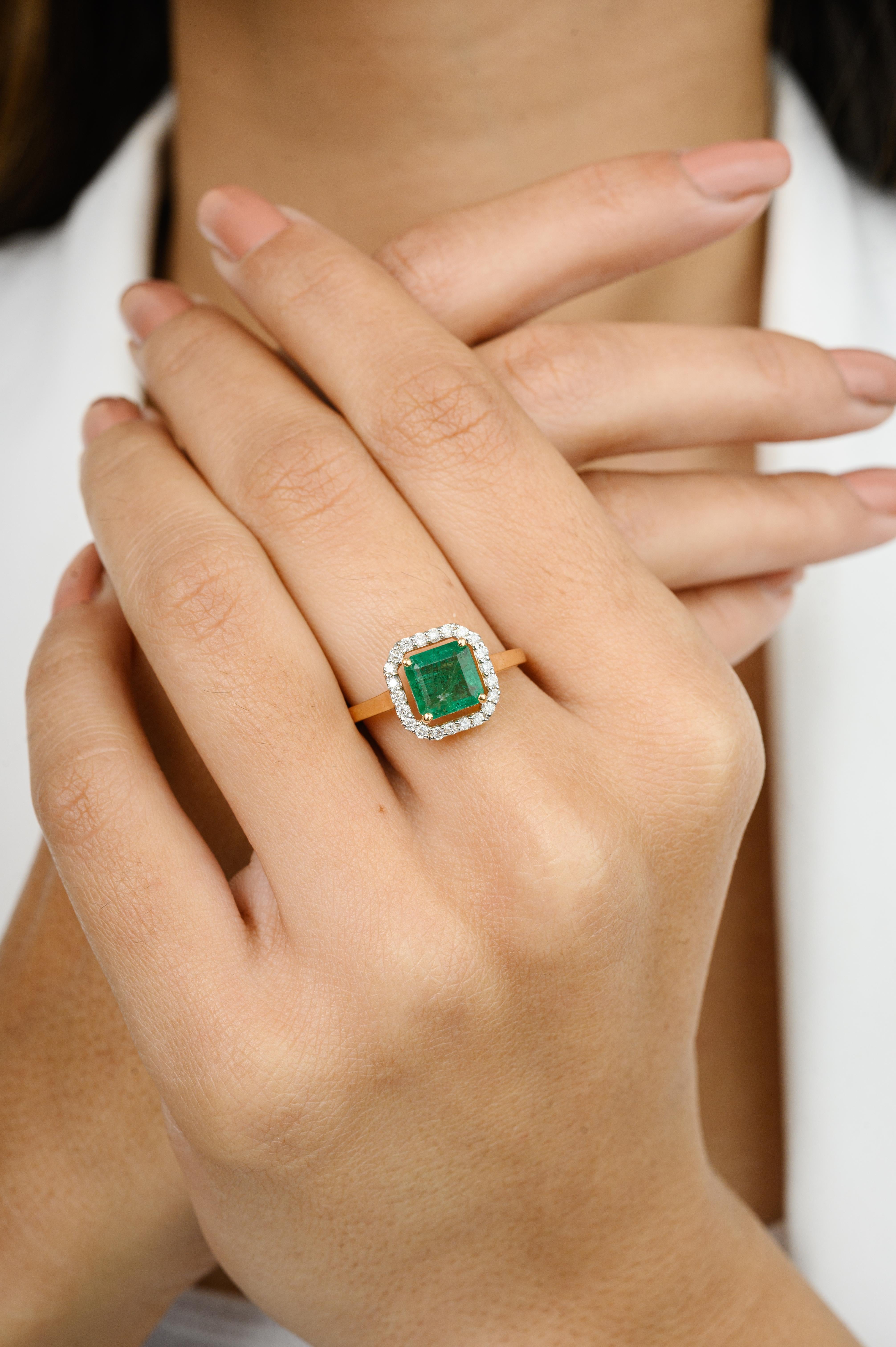 For Sale:  Certified 2.7 Carat Octagon Emerald Halo Diamond Wedding Ring in 18k Yellow Gold 5