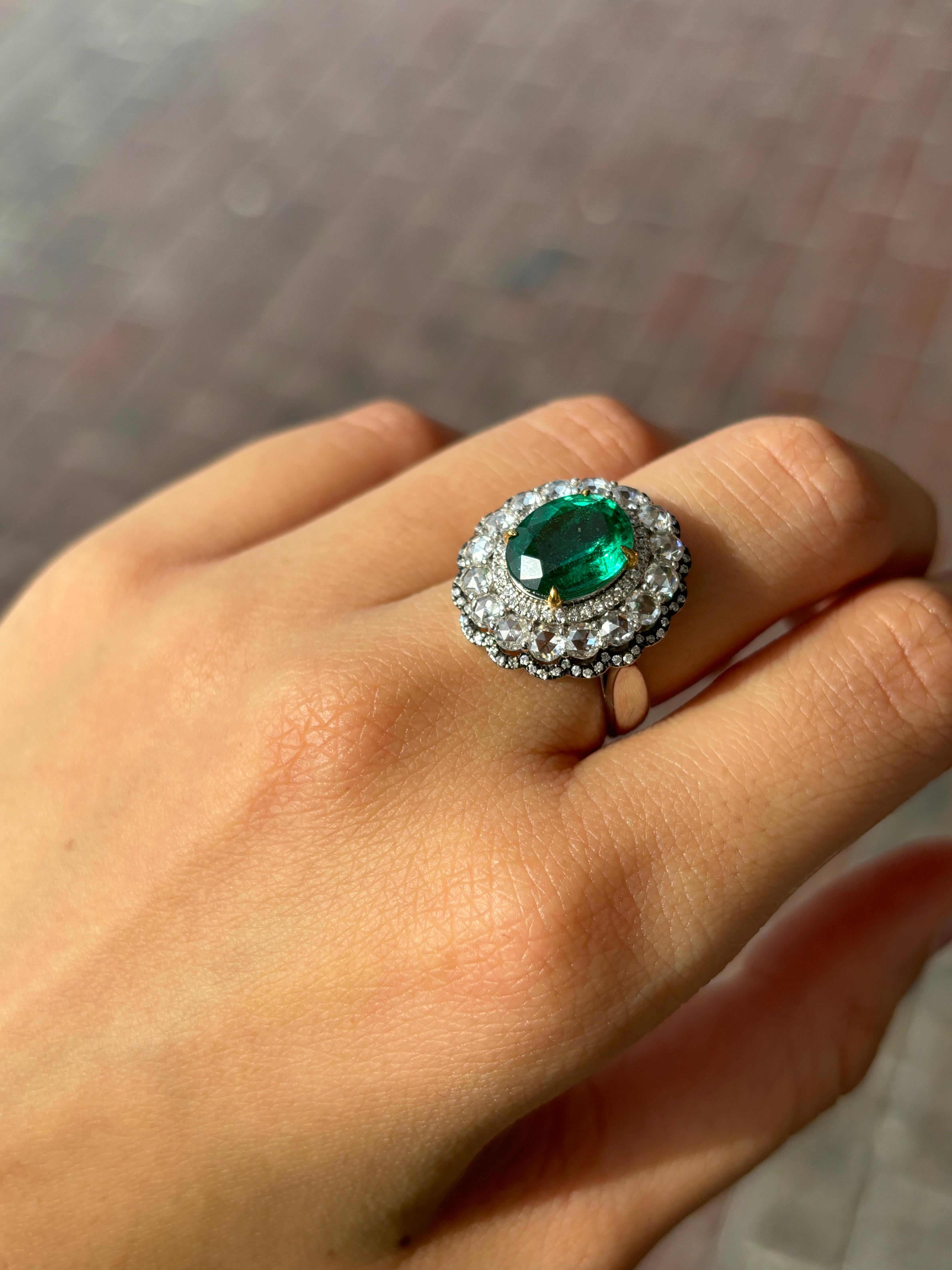 Certified 2.70 carat Emerald and Diamond Cocktail Ring For Sale 4