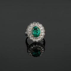 Cocktailring mit zertifiziertem 2,70 Karat Smaragd und Diamant