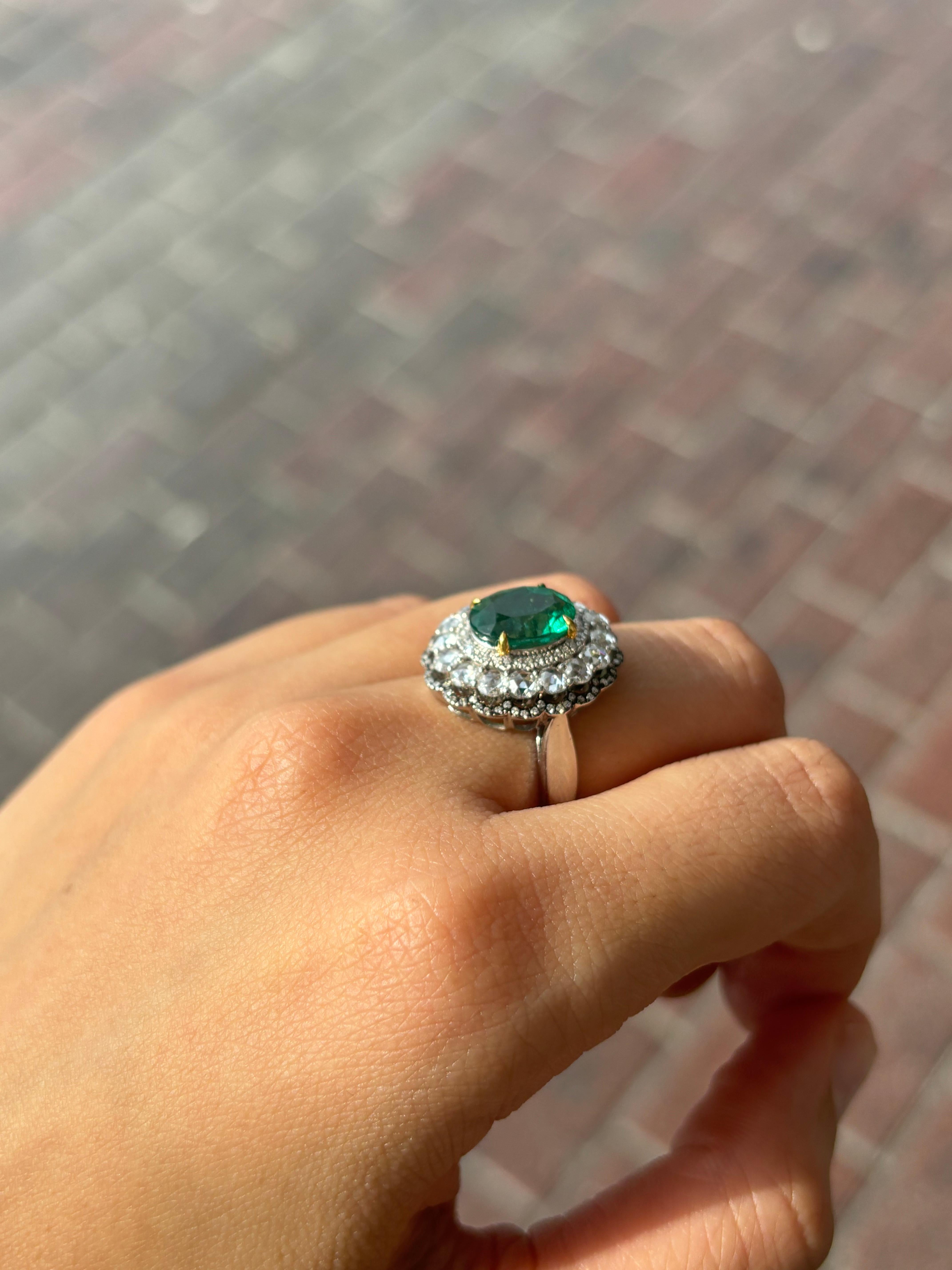 Certified 2.70 carat Emerald and Diamond Cocktail Ring For Sale 3
