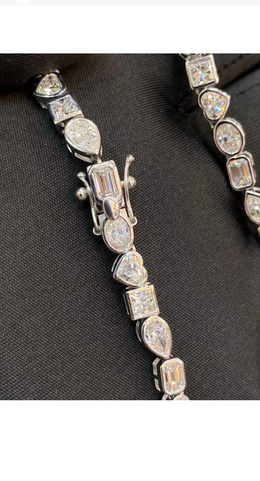 Certified  27.00 Carats Natural Diamonds Gold Tennis Necklace For Sale 4