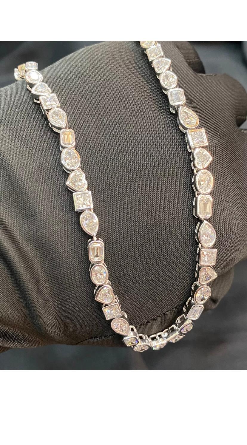 Certified  27.00 Carats Natural Diamonds Gold Tennis Necklace For Sale 3