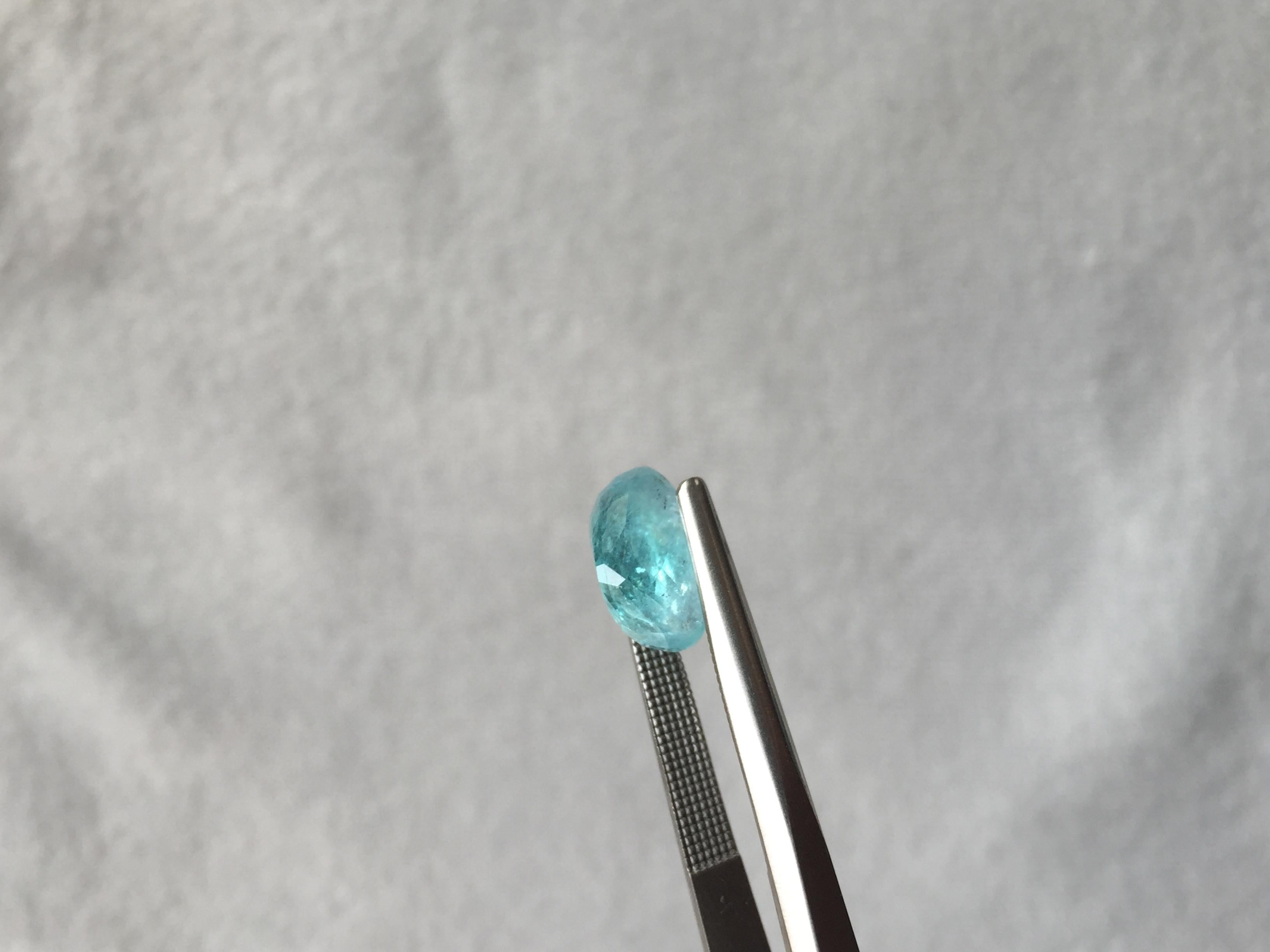 Certified 2.71 Carats Paraiba Tourmaline Oval Cut Stone for Fine Jewellery In New Condition For Sale In Jaipur, RJ