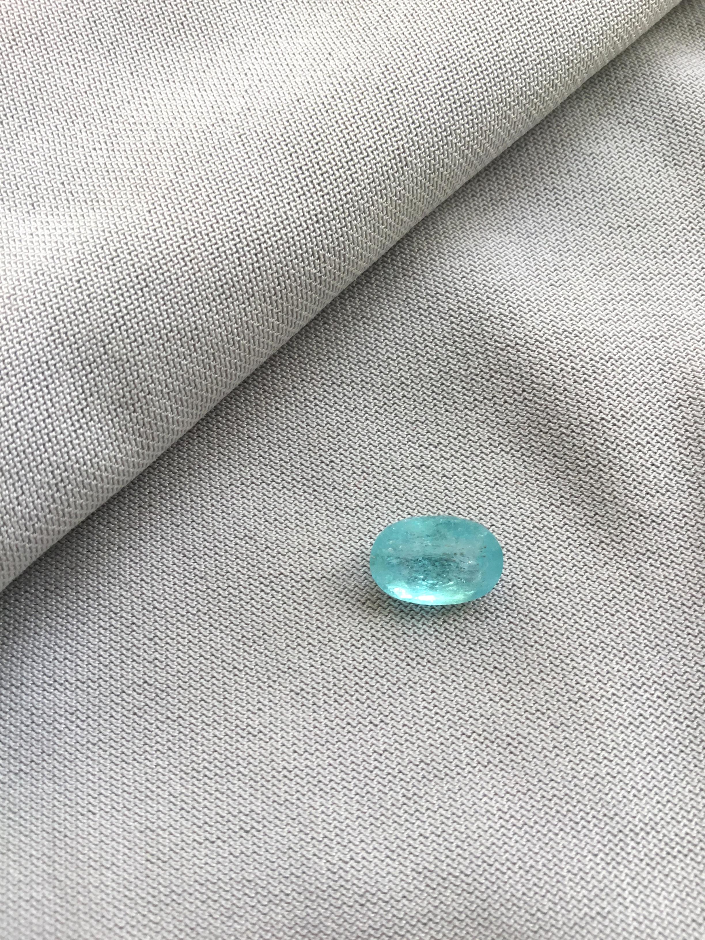 Certified 2.71 Carats Paraiba Tourmaline Oval Cut Stone for Fine Jewellery In New Condition For Sale In Jaipur, RJ