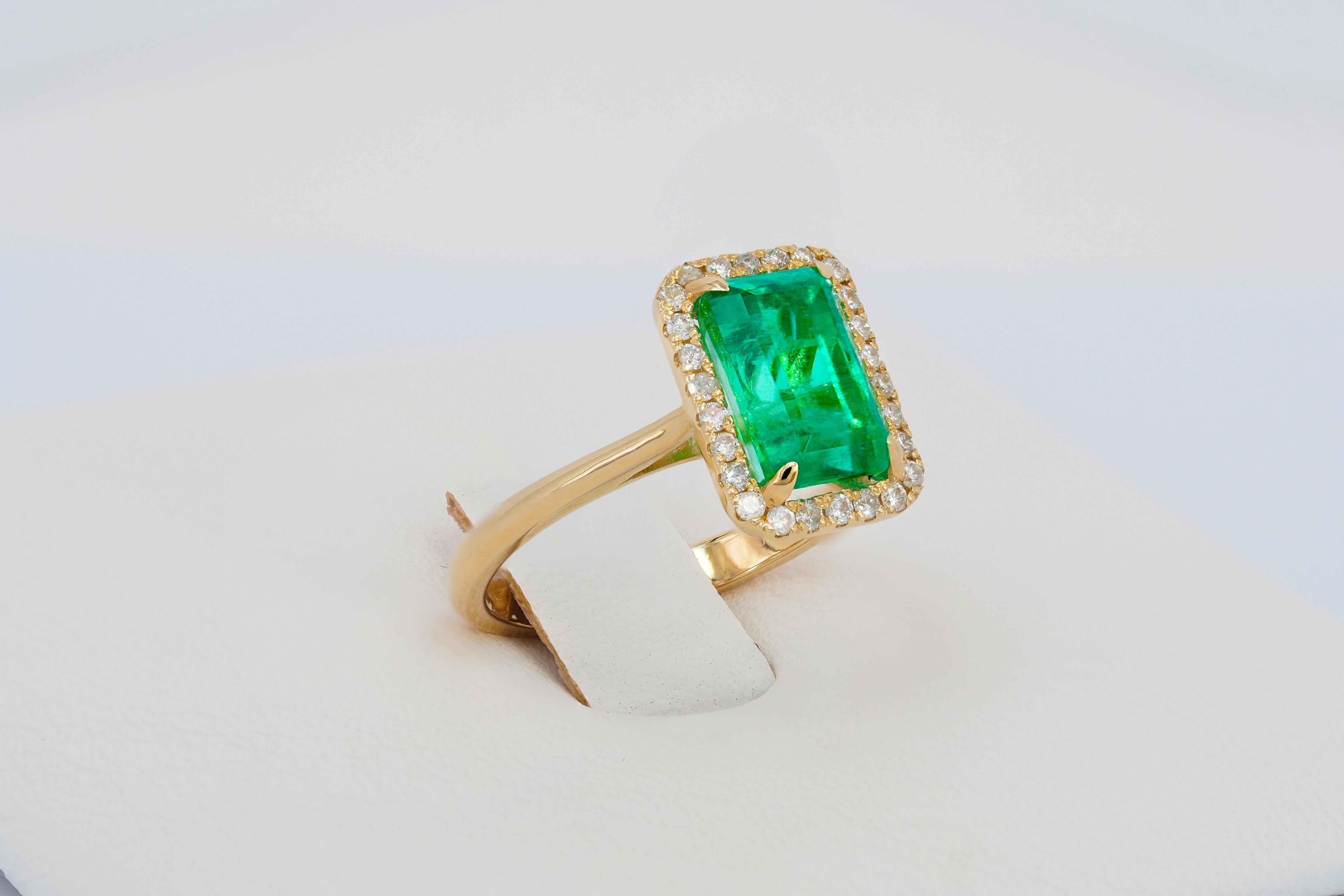 Modern Certified 2.71 Ct Afghanistan Origin Emerald and Diamonds Ring
