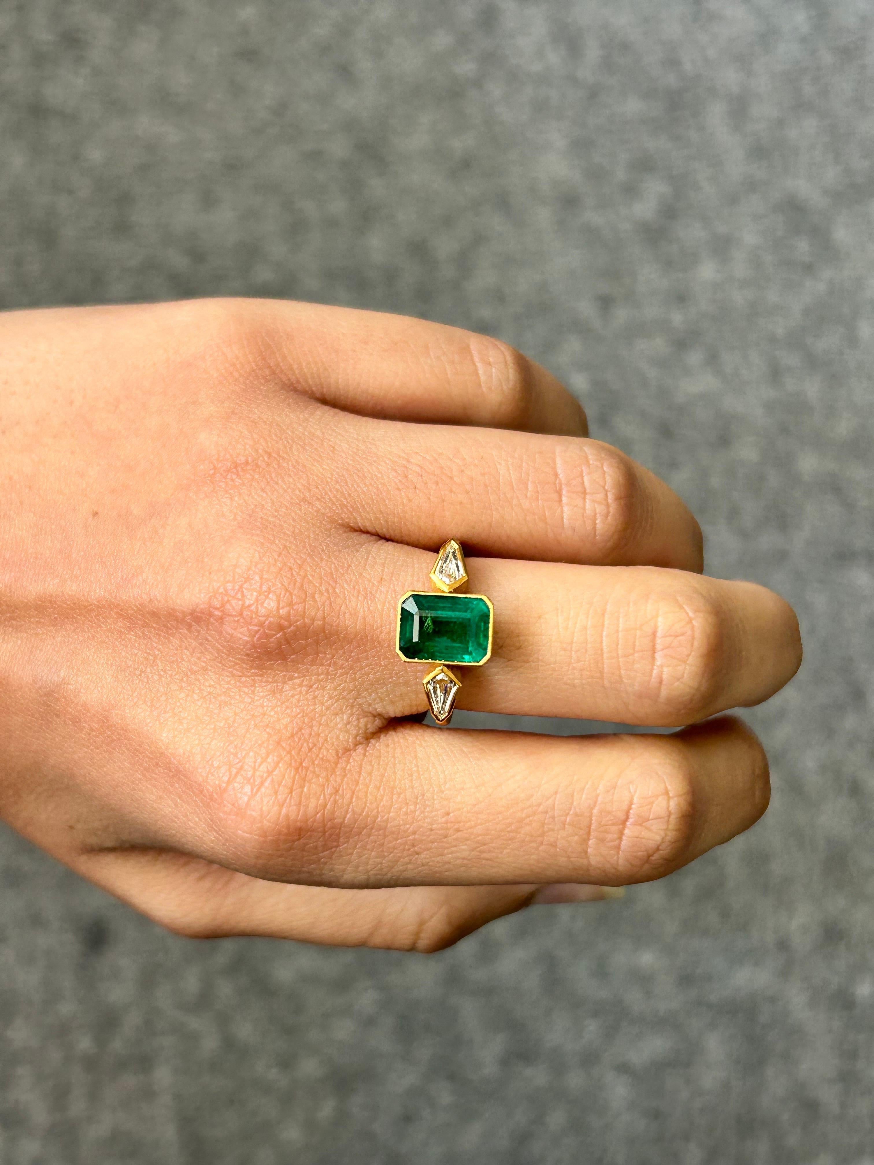 Certified 2.81 Carat Emerald and Diamond Three Stone Ring For Sale 3