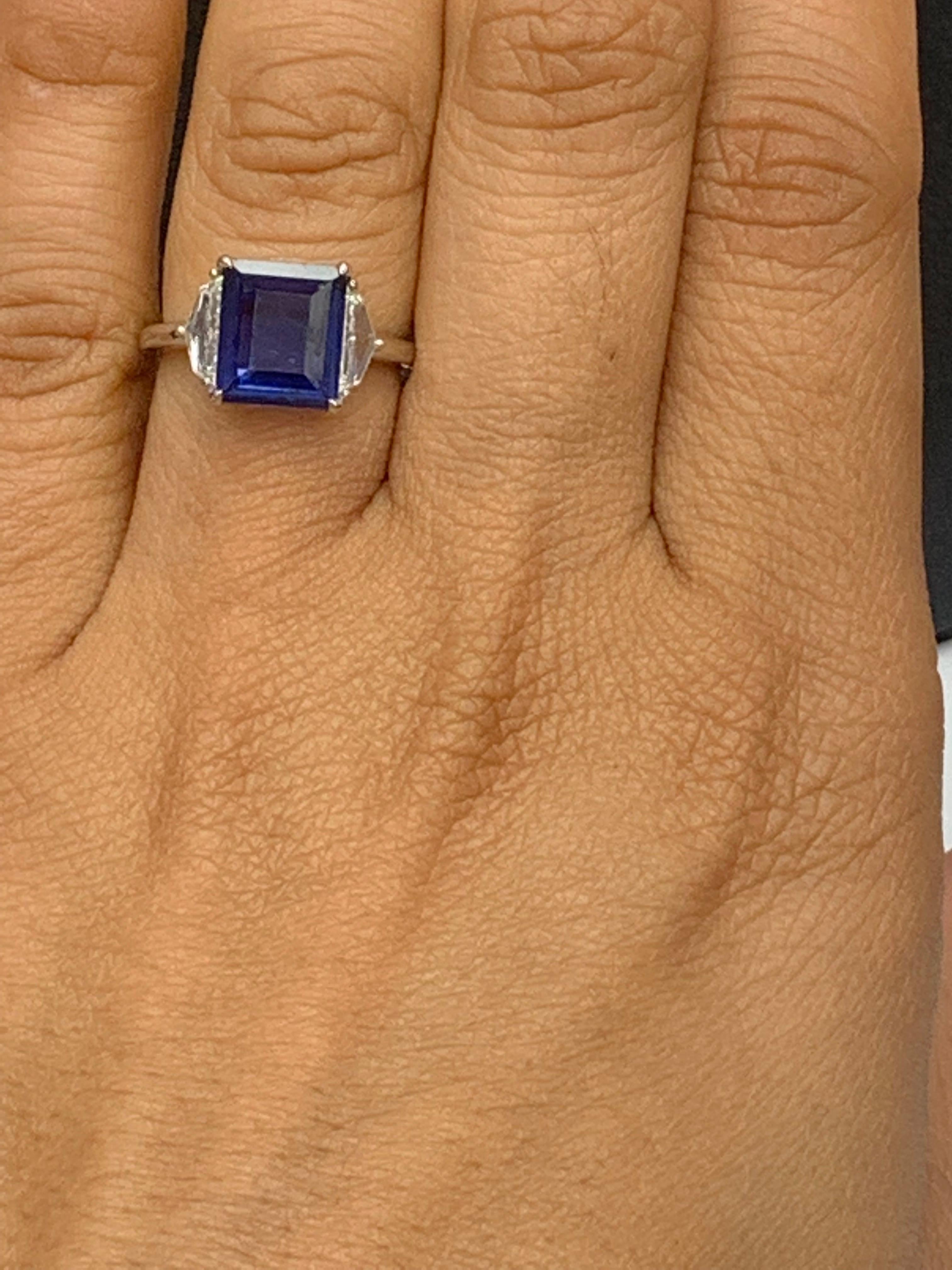 Bague de fiançailles en platine avec saphir et diamant taille émeraude de 2,84 carats certifiés en vente 1