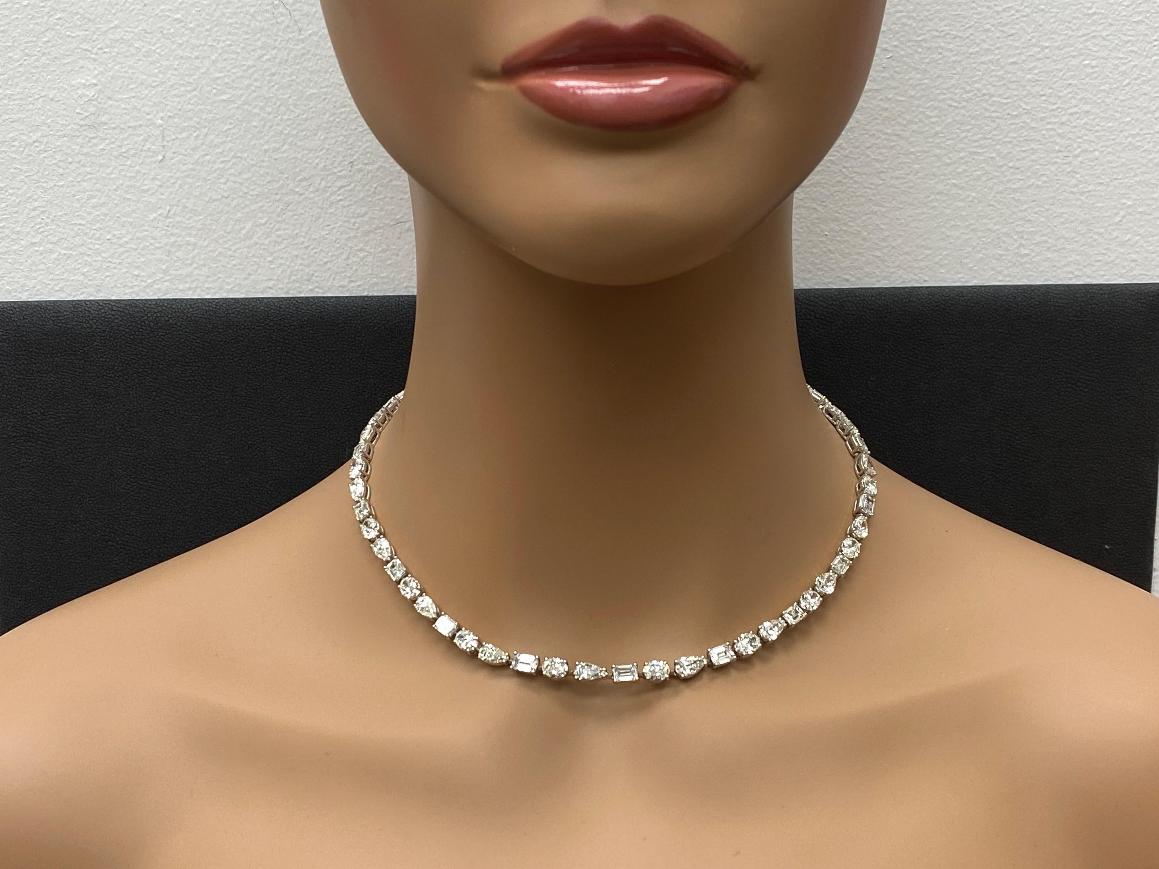 CERTIFICADO Collar de tenis de diamantes multiforma de 28,44 quilates en oro blanco de 18 quilates en venta 3