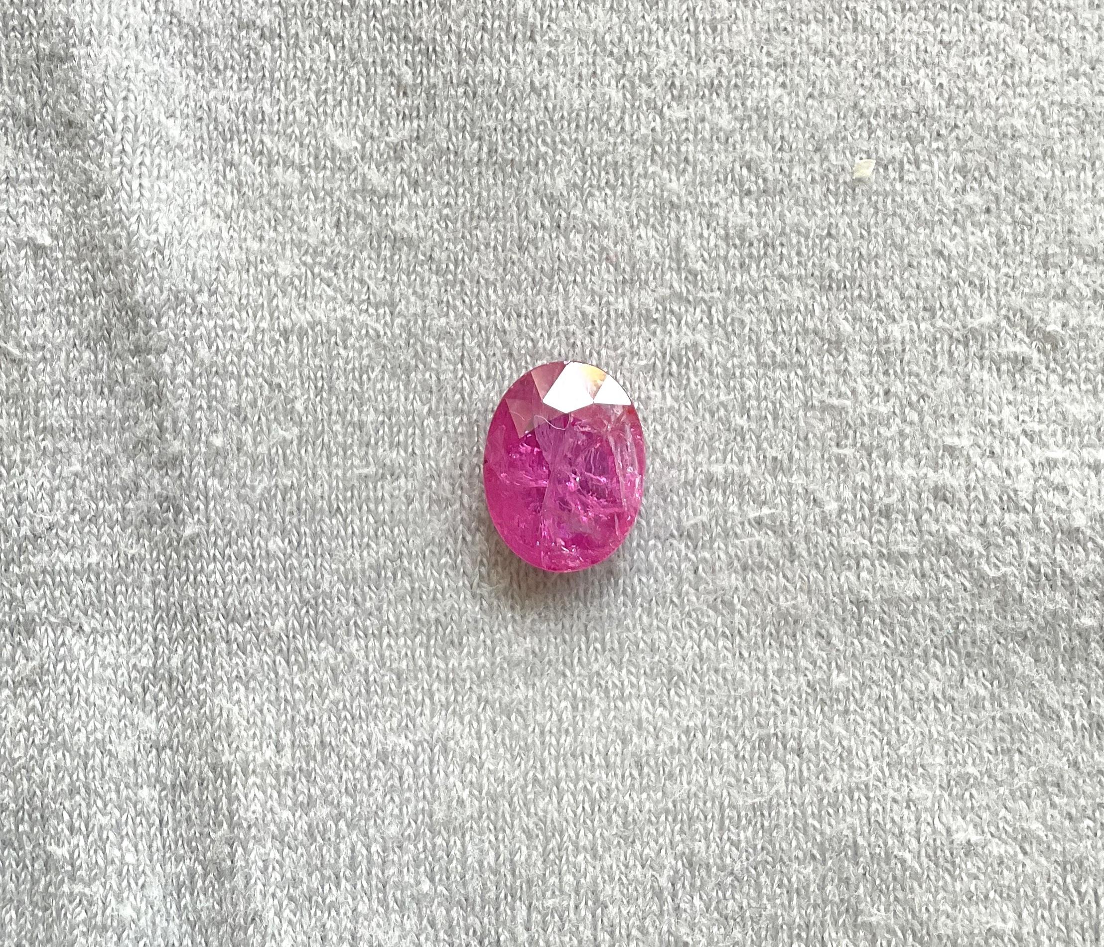 Rubí de Mozambique certificado de 2.87 quilates Piedra tallada facetada ovalada Sin calor Gema natural en Nuevo estado para la venta en Jaipur, RJ