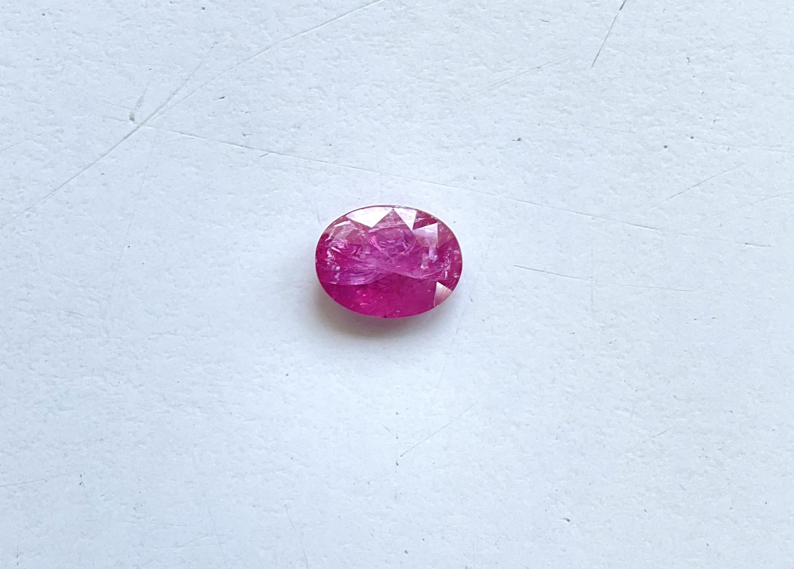 Femenino o masculino Rubí de Mozambique certificado de 2.87 quilates Piedra tallada facetada ovalada Sin calor Gema natural en venta