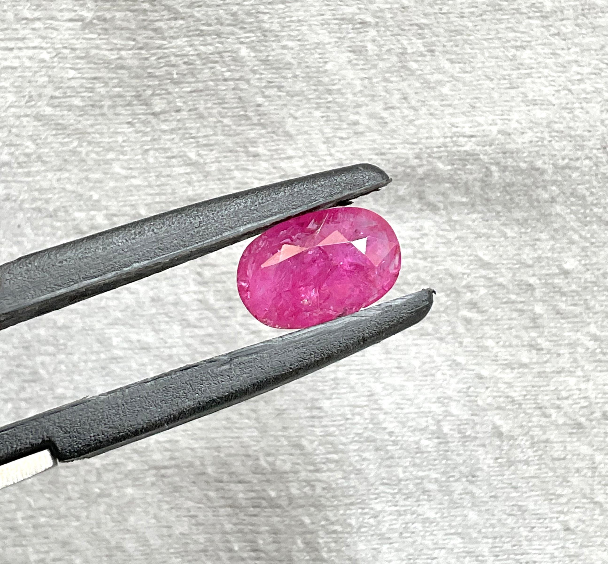 Women's or Men's Certified 2.88 Carats Mozambique Ruby Oval Faceted Cut stone No Heat Natural Gem For Sale