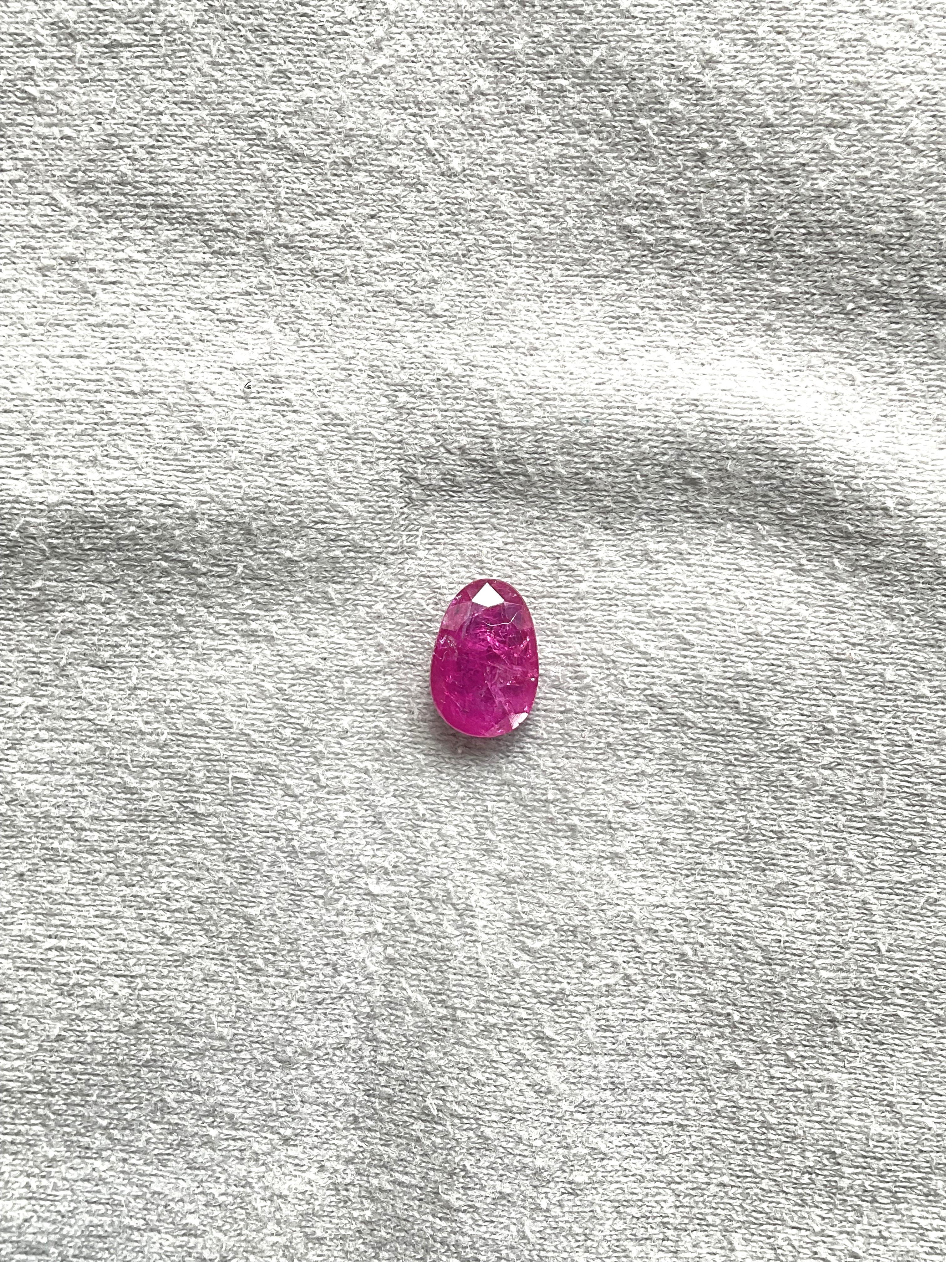 Rubí de Mozambique certificado de 2,89 quilates Piedra tallada facetada de pera Gema natural sin calor Art Decó en venta