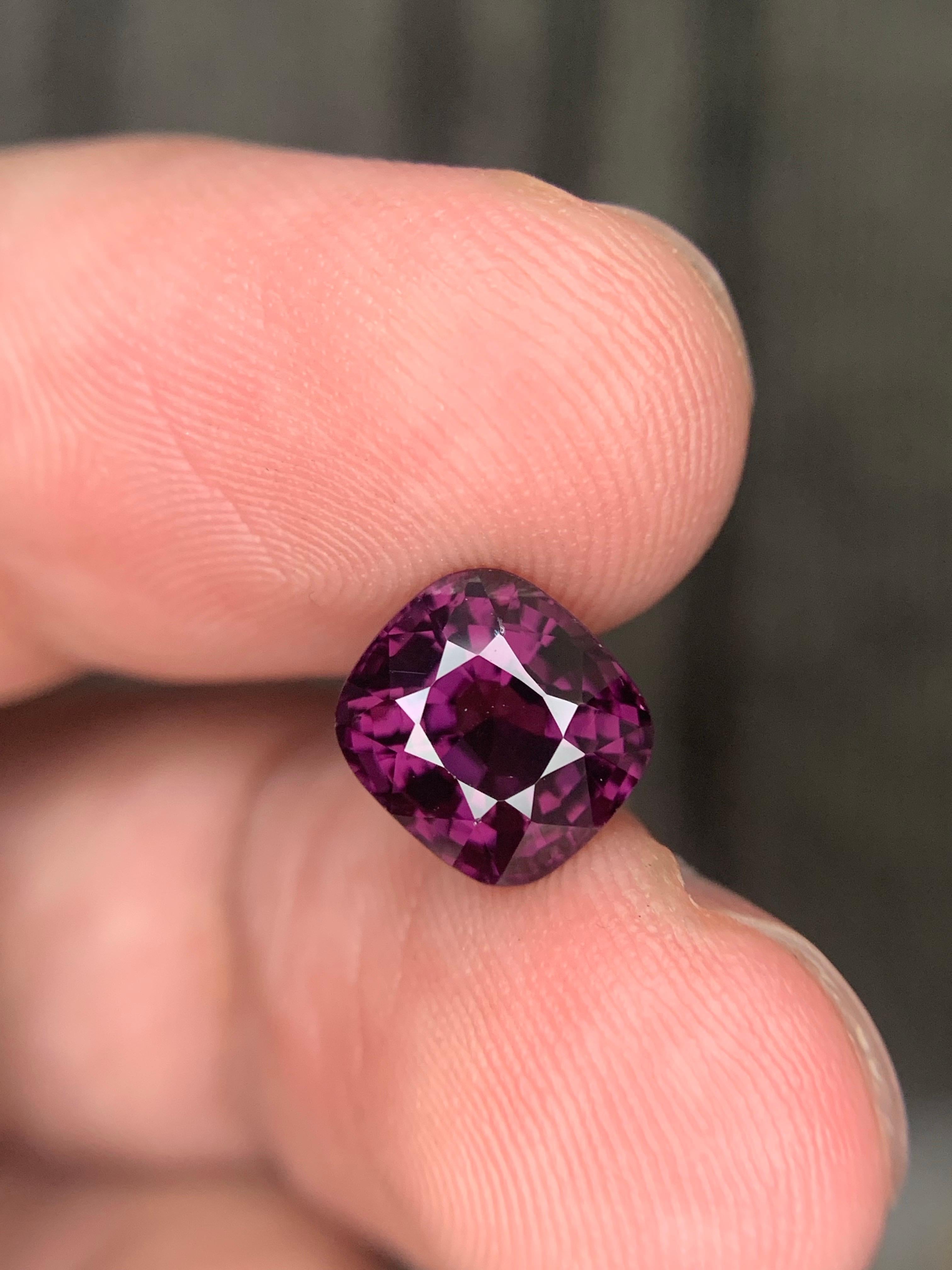 Certified 2.92 Carat Natural Loose Purple Spinel Gemstone From Tanzania en vente 6