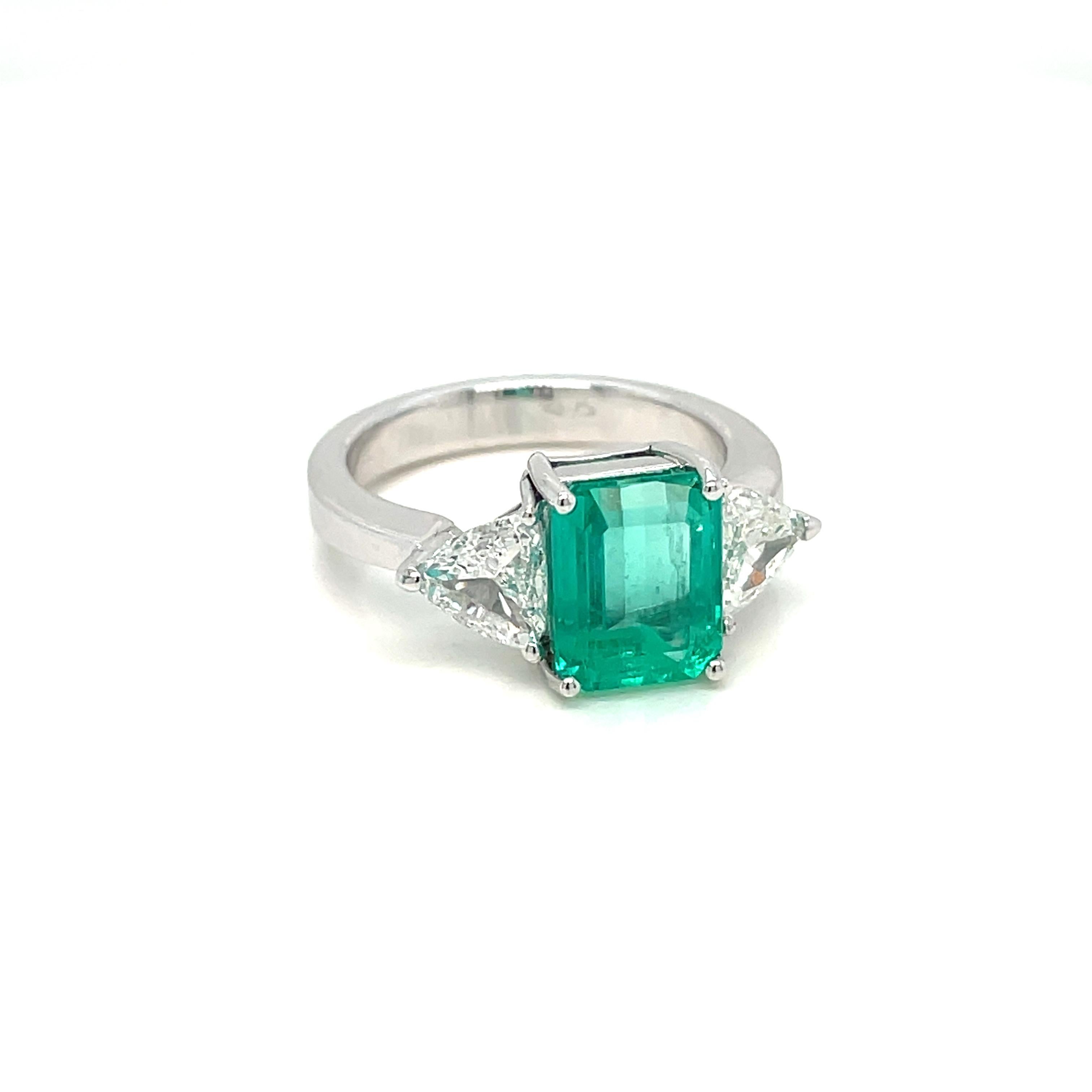 Emerald Cut Certified 2.93 Carat Colombian Natural Emerald Diamond Ring