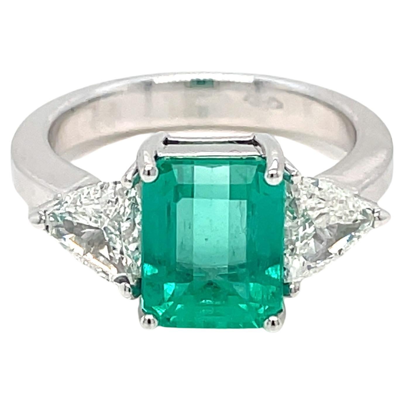 Certified 2.93 Carat Colombian Natural Emerald Diamond Ring