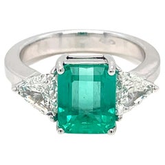 Certified 2.93 Carat Colombian Natural Emerald Diamond Ring