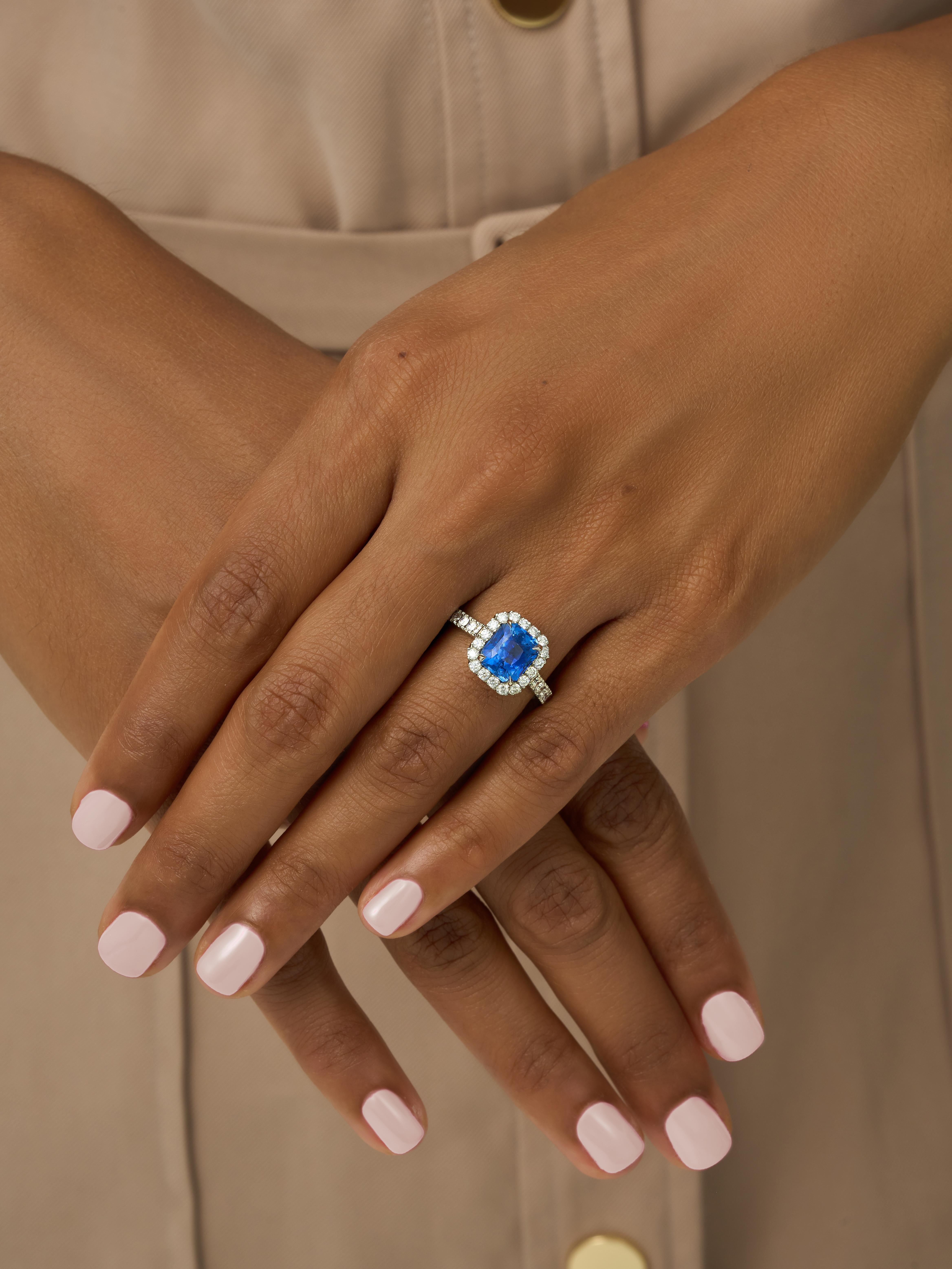 Art Nouveau Certified 3 Carat Cornflower Blue Sapphire Diamond Ring 'Natural & Untreated' For Sale