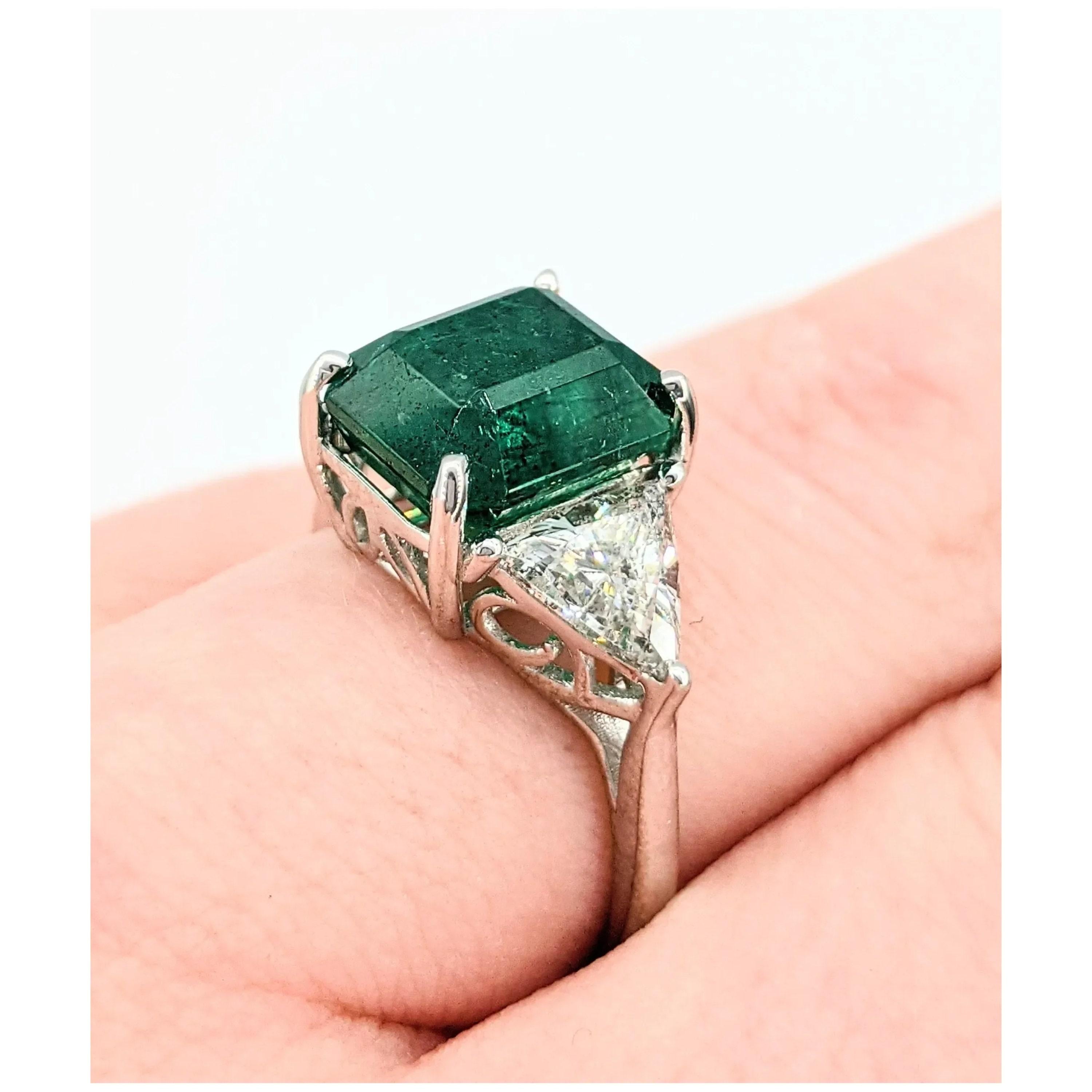 For Sale:  18K Gold 3 CT Natural Emerald and Diamond Antique Art Deco Style Engagement Ring 4