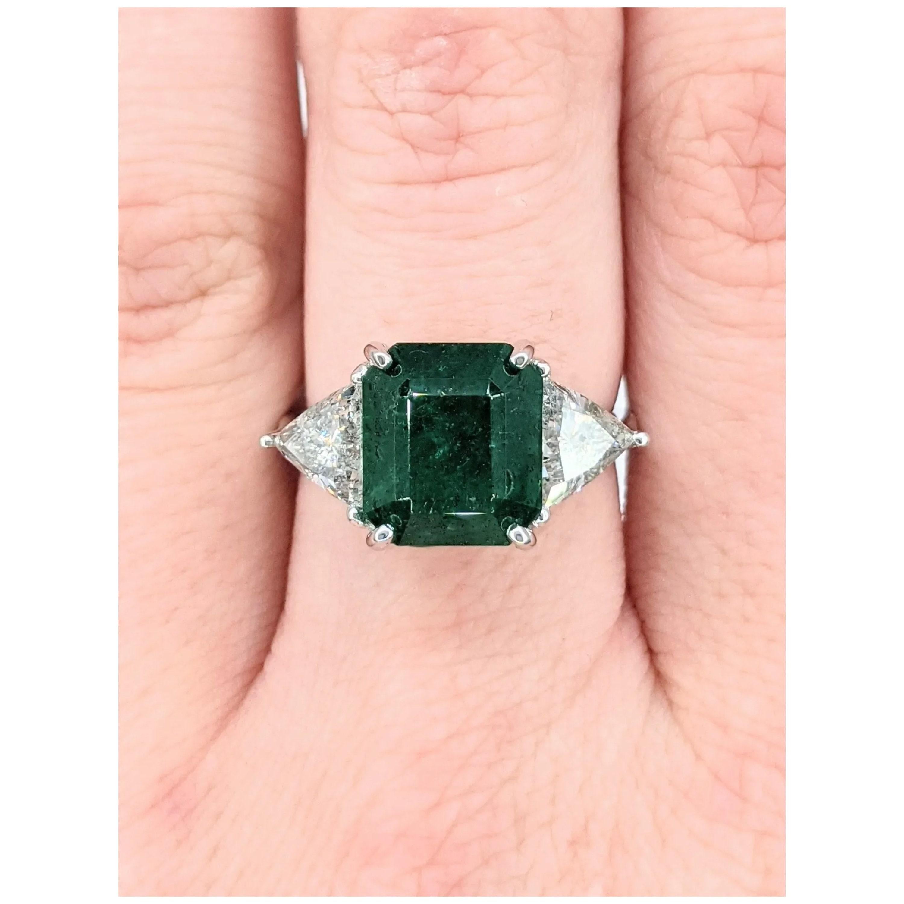 For Sale:  18K Gold 3 CT Natural Emerald and Diamond Antique Art Deco Style Engagement Ring 5