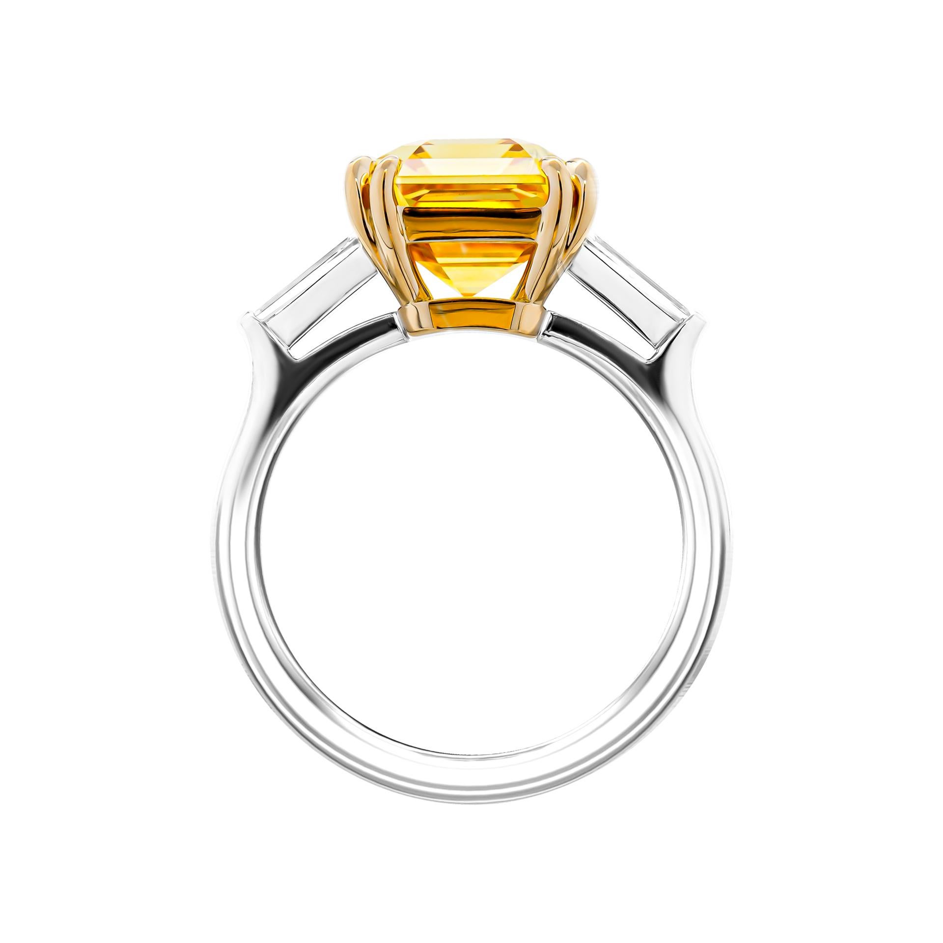 Certified 3 Stone Ring with 7.04ct Vivid Yellow Emerald Cut Sapphire In New Condition For Sale In New York, NY