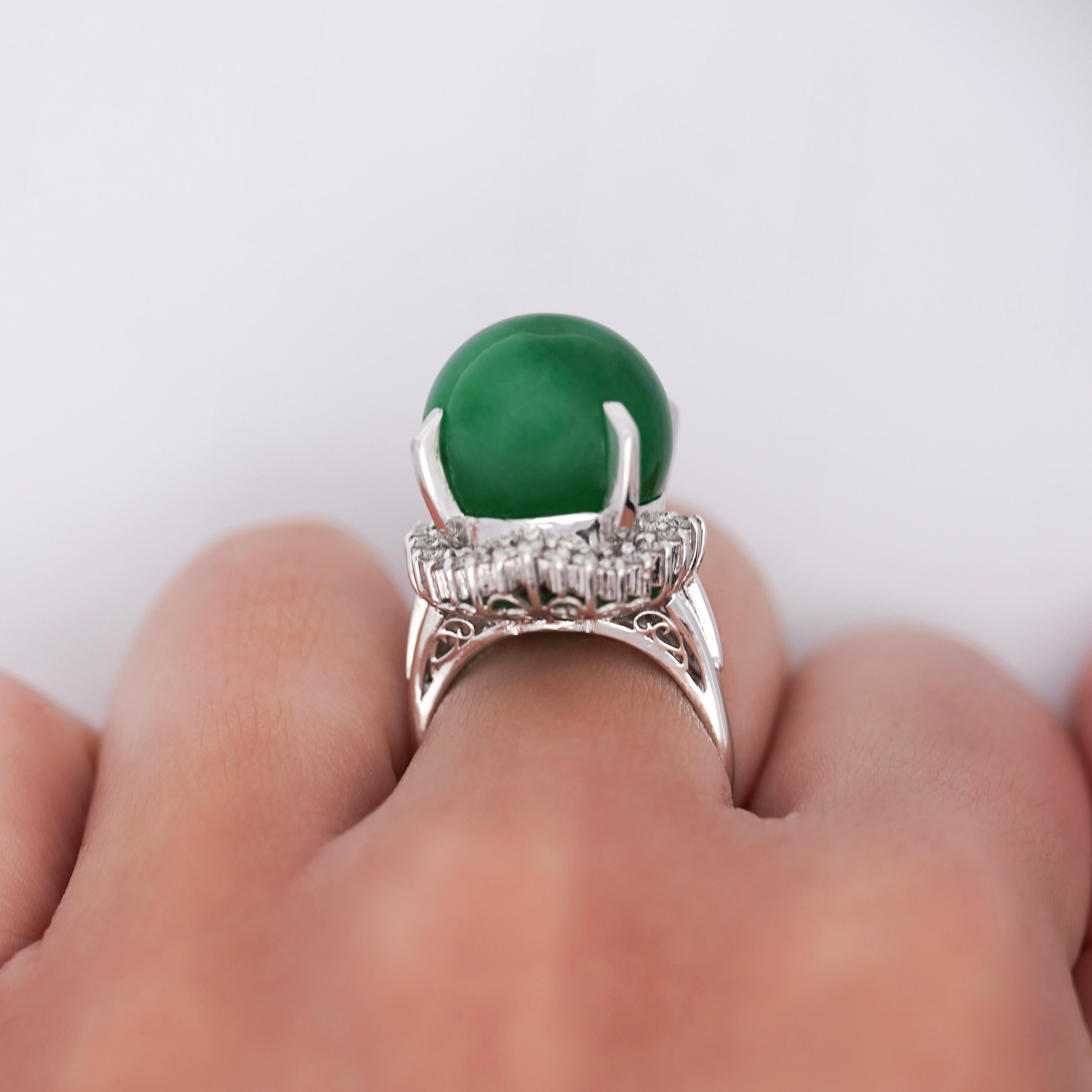Women's Certified 30 Carat Untreated Jadeite Jade & Diamond Platinum Ring For Sale