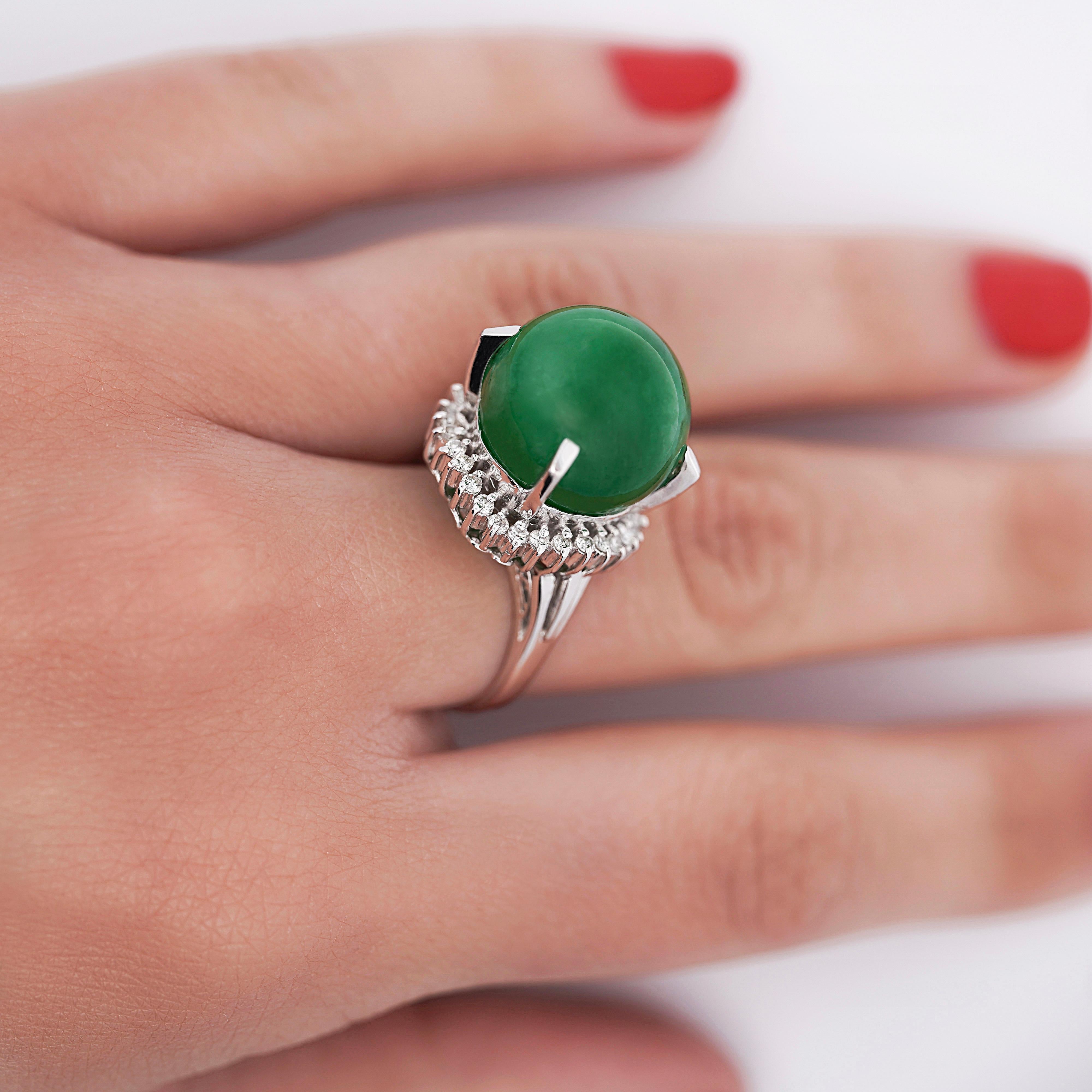 Certified 30 Carat Untreated Jadeite Jade & Diamond Platinum Ring For Sale 1