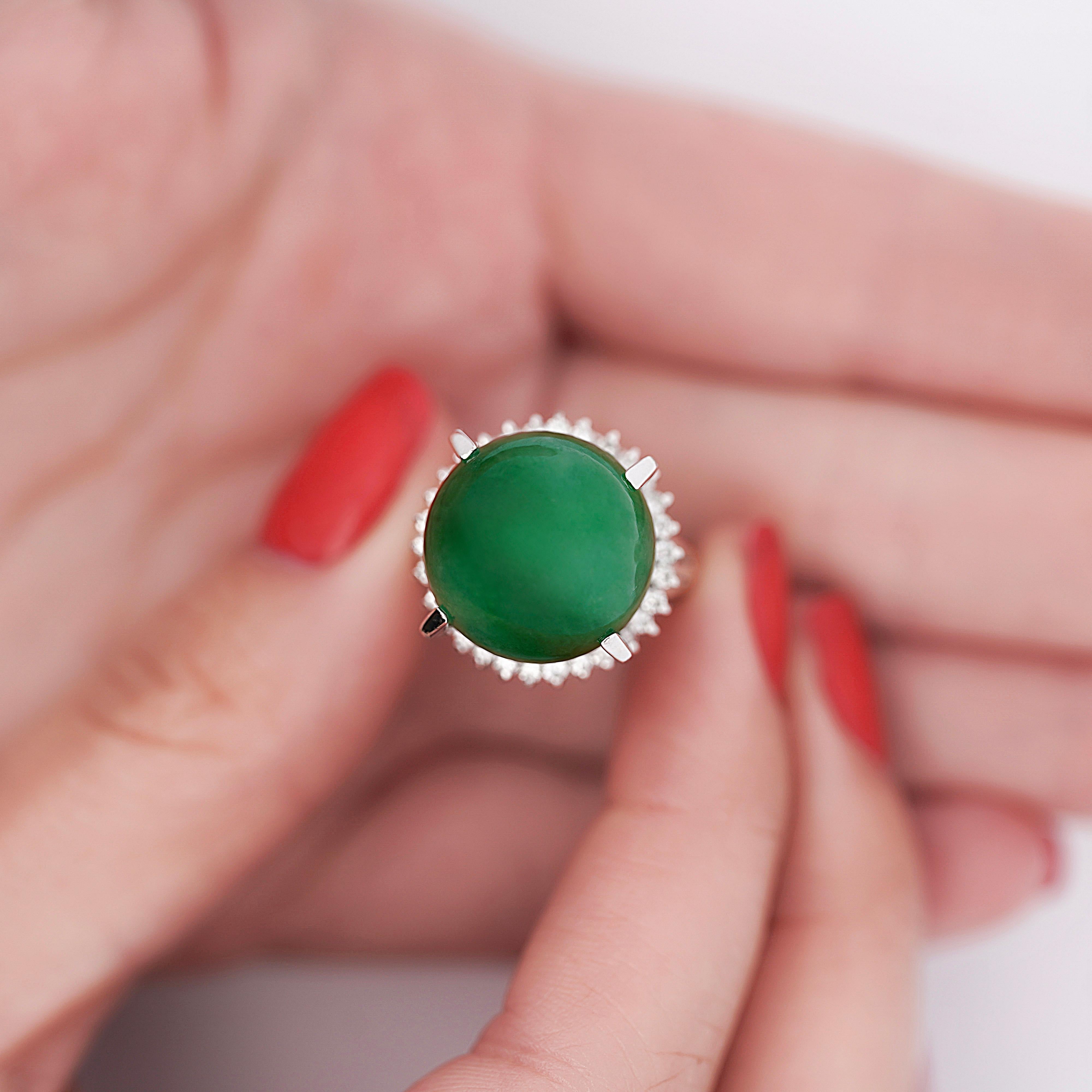 Certified 30 Carat Untreated Jadeite Jade & Diamond Platinum Ring For Sale 2