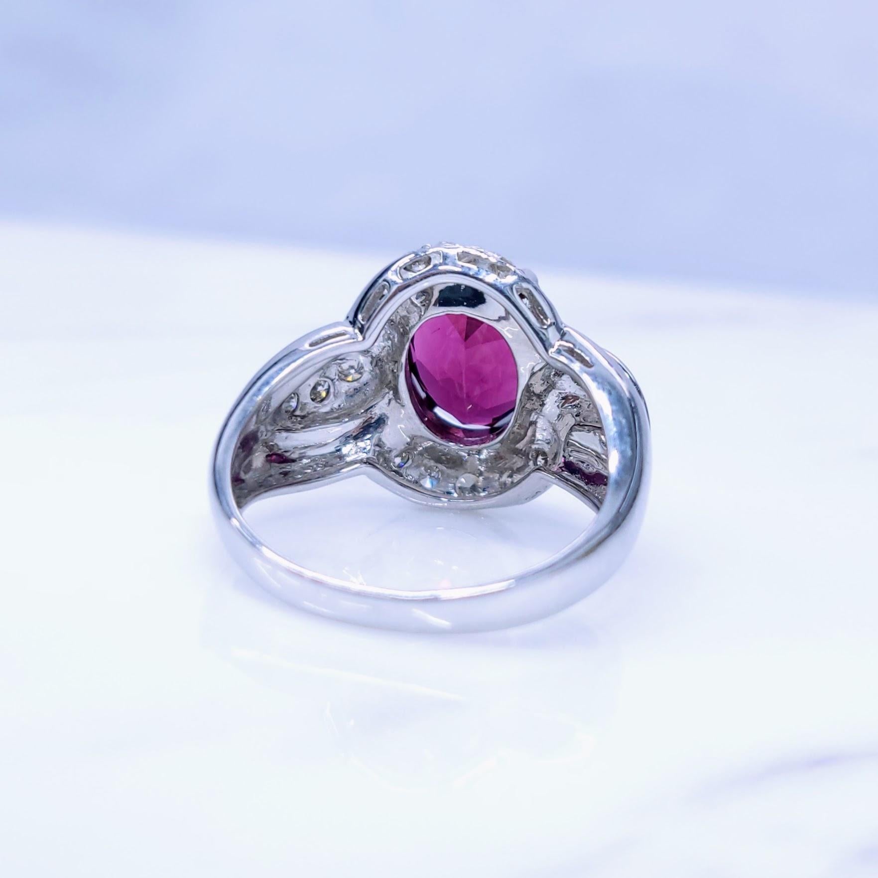 Certified 3.00 Carat No Heat Sri Lanka Ruby & Diamond Ring in 18K White Gold For Sale 1