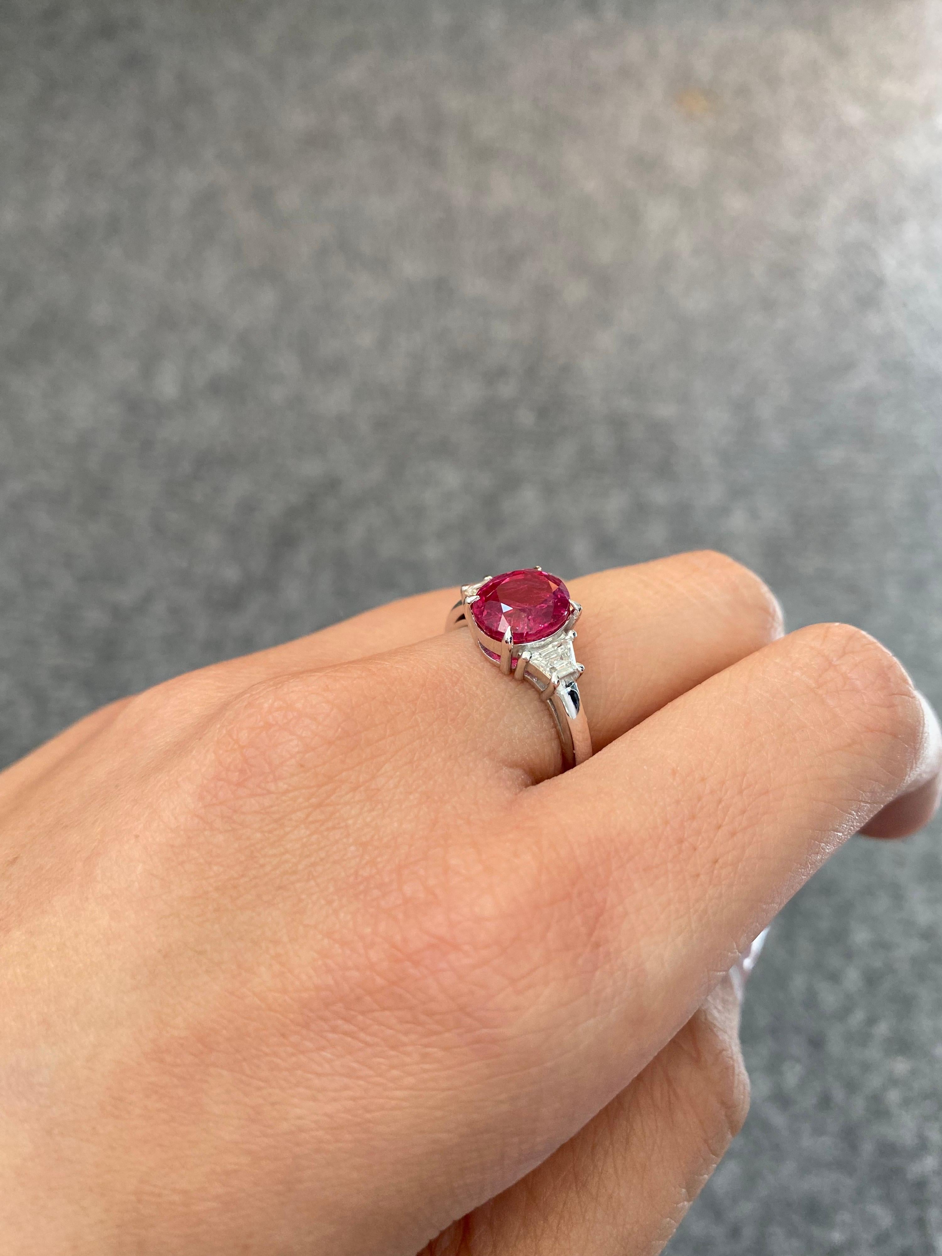 Certified 3.01 Carat Natural Ruby and Diamond Three Stone Engagement Ring For Sale 1