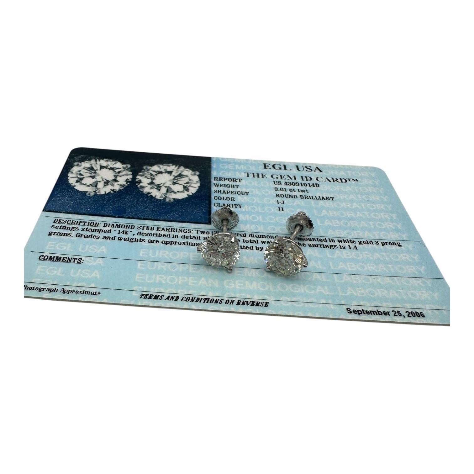 Taille ronde Boucles d'oreilles en diamant certifié 3.01 carat total 14kt screwbacks en vente