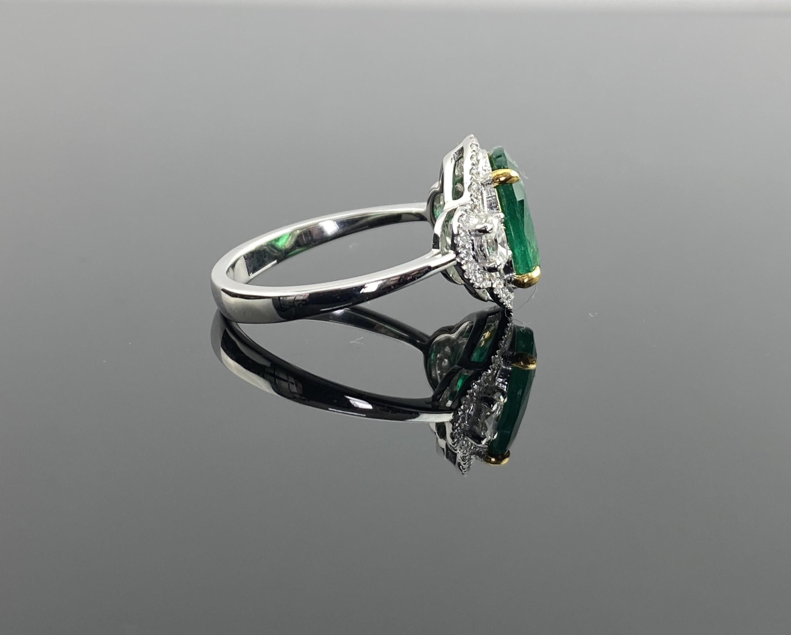 Oval Cut Certified 3.02 Carat Zambian Emerald Diamond Cocktail Ring For Sale