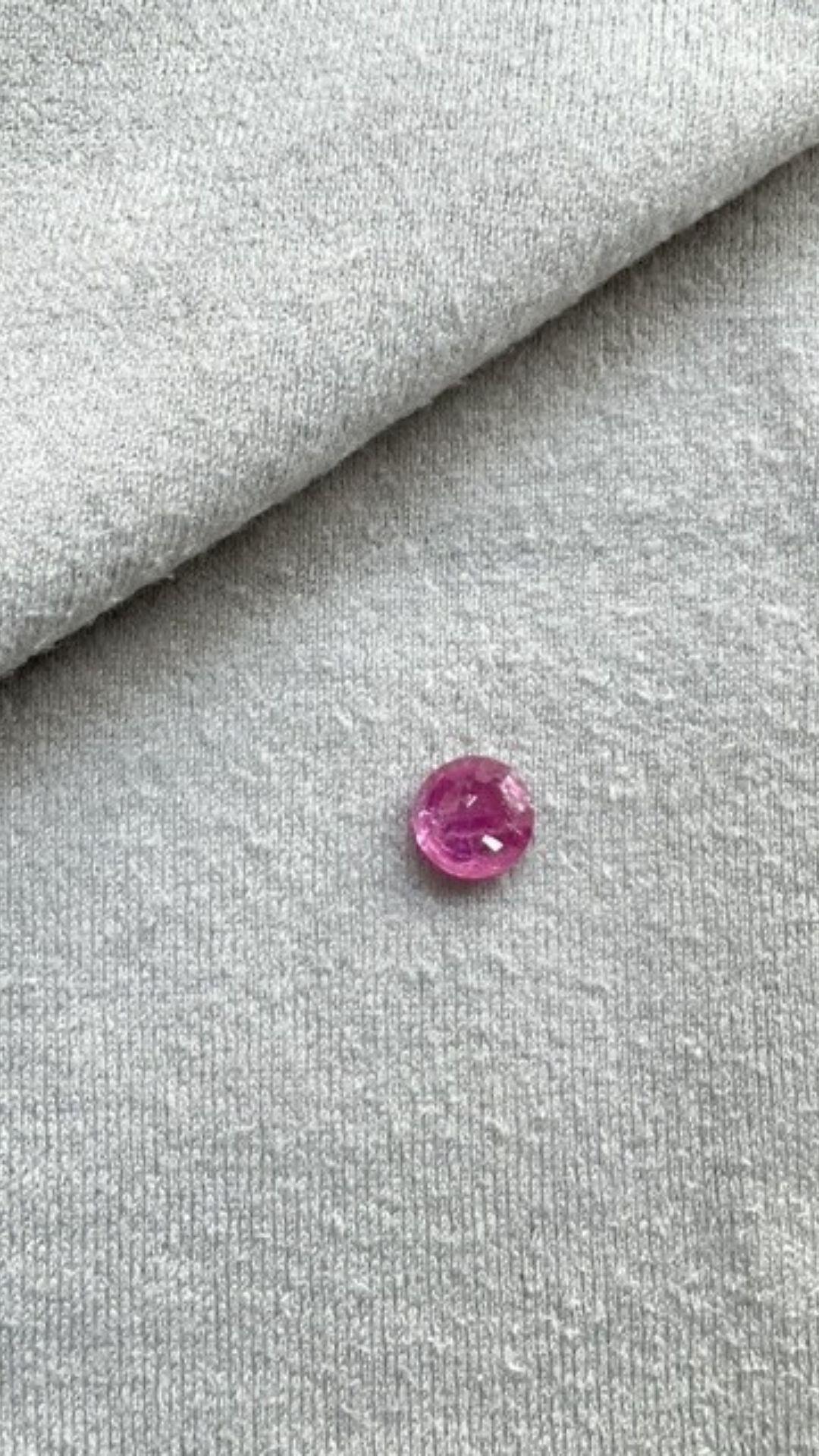 Certified 3.02 Carats Mozambique Ruby Round Faceted Cutstone No Heat Natural Gem In New Condition For Sale In Jaipur, RJ