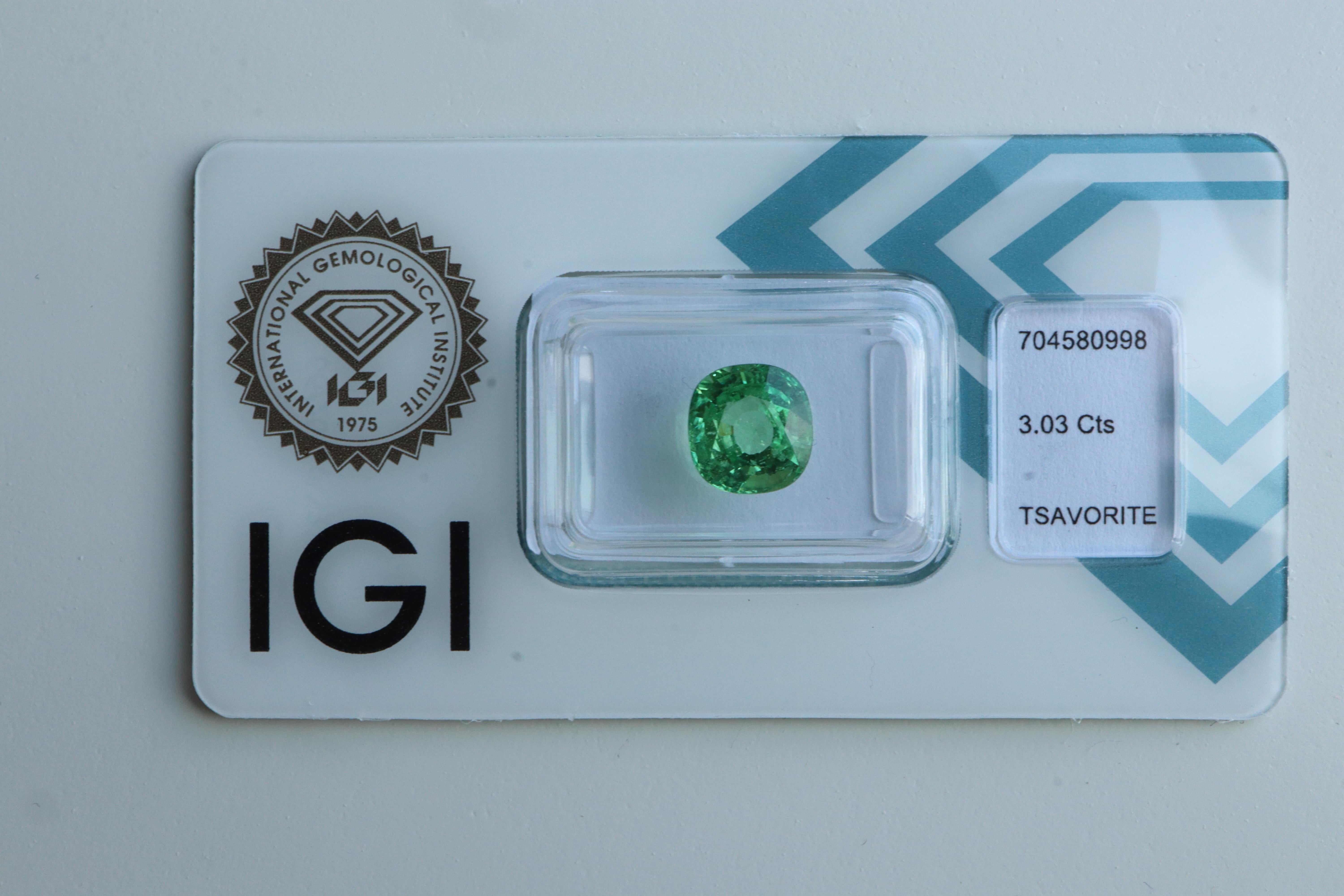 Granate Tsavorita Certificado de 3,03Ct Art Decó en venta