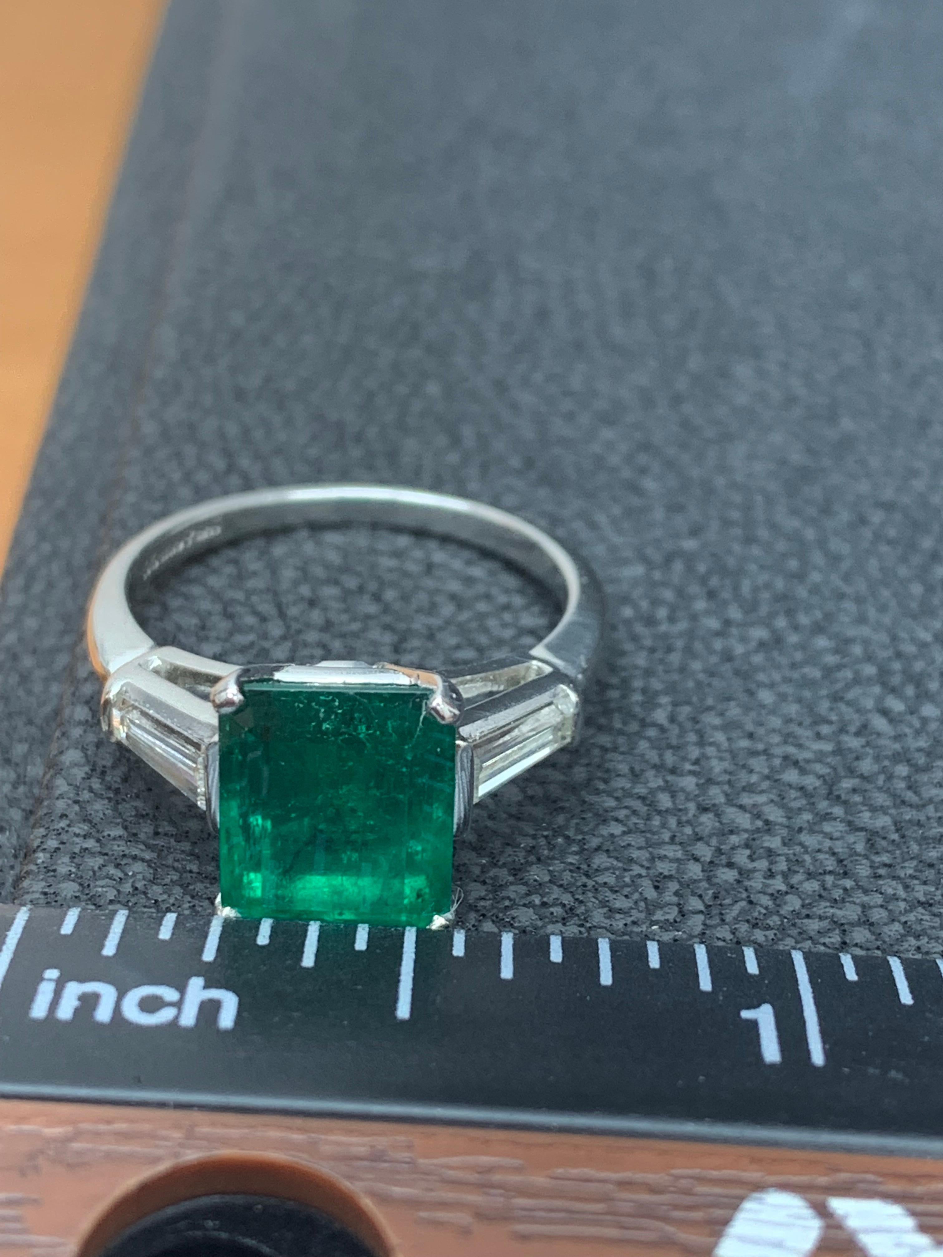 Women's Certified 3.04 Carat Emerald Cut Columbian Emerald Diamond Ring For Sale