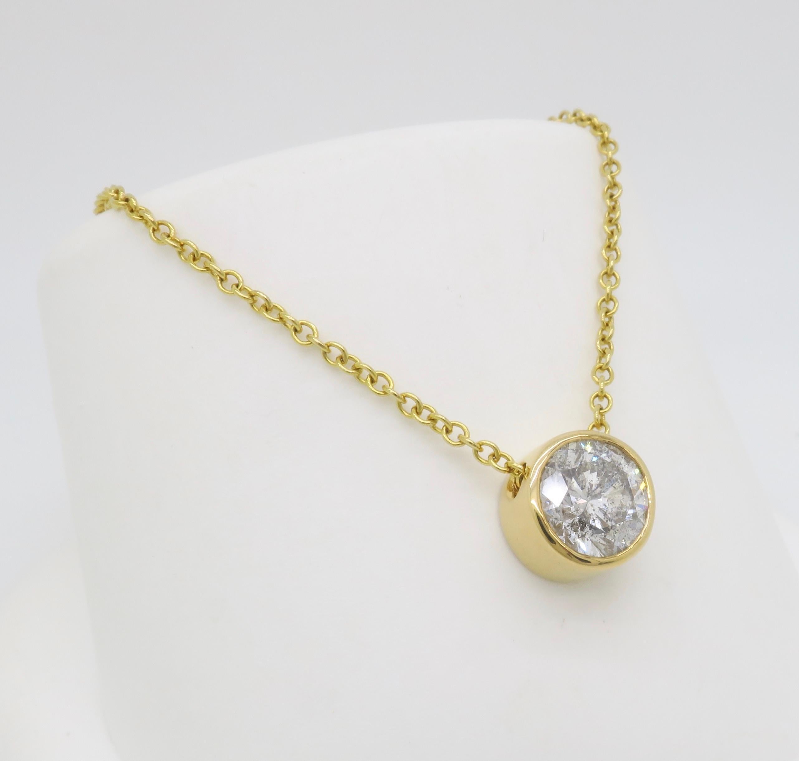 Collana con ciondolo solitario di diamanti taglio Brilliante rotondo certificato 3.05CT In condizioni ottime in vendita a Webster, NY
