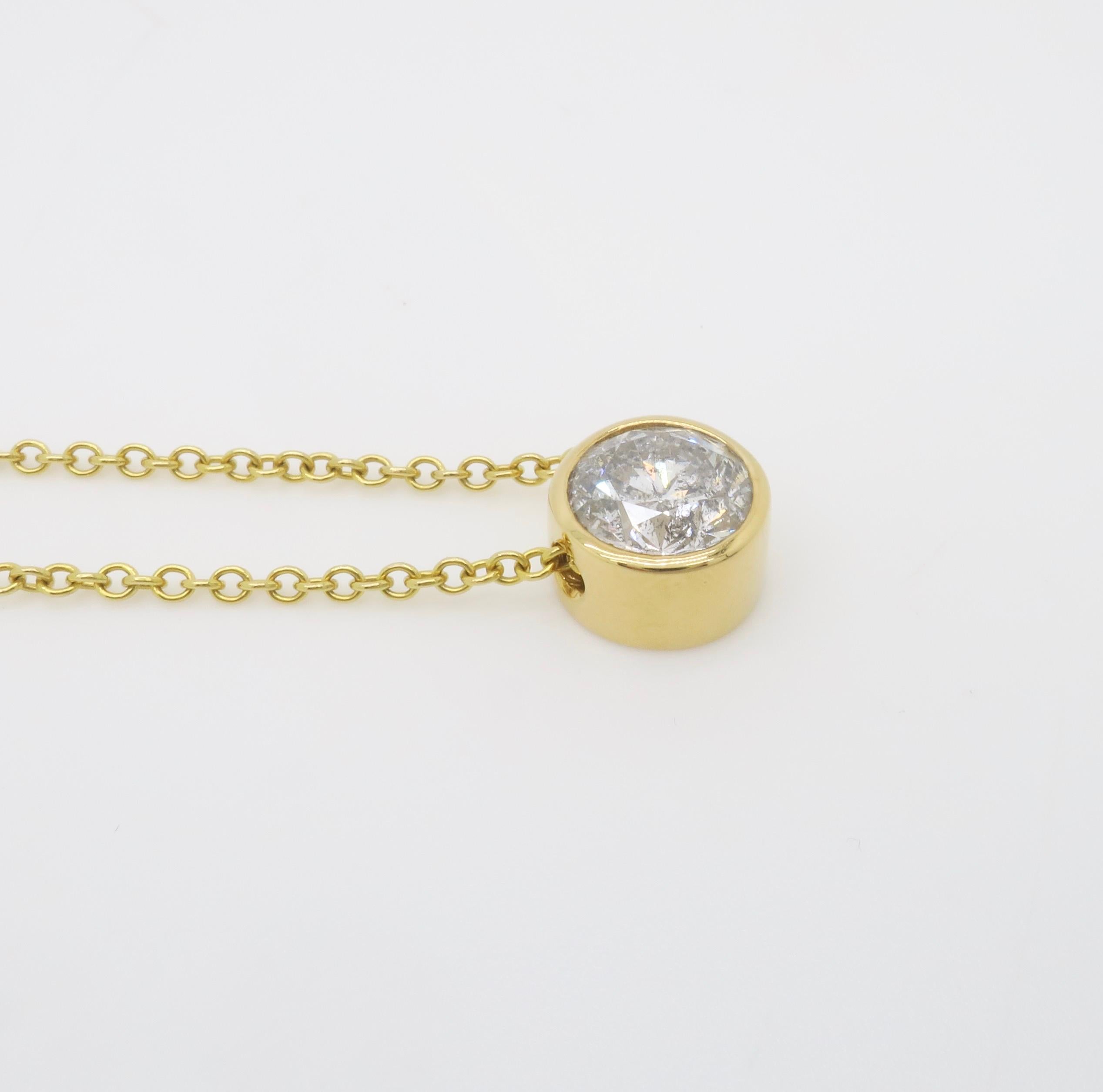 da uomo o donna Collana con ciondolo solitario di diamanti taglio Brilliante rotondo certificato 3.05CT in vendita