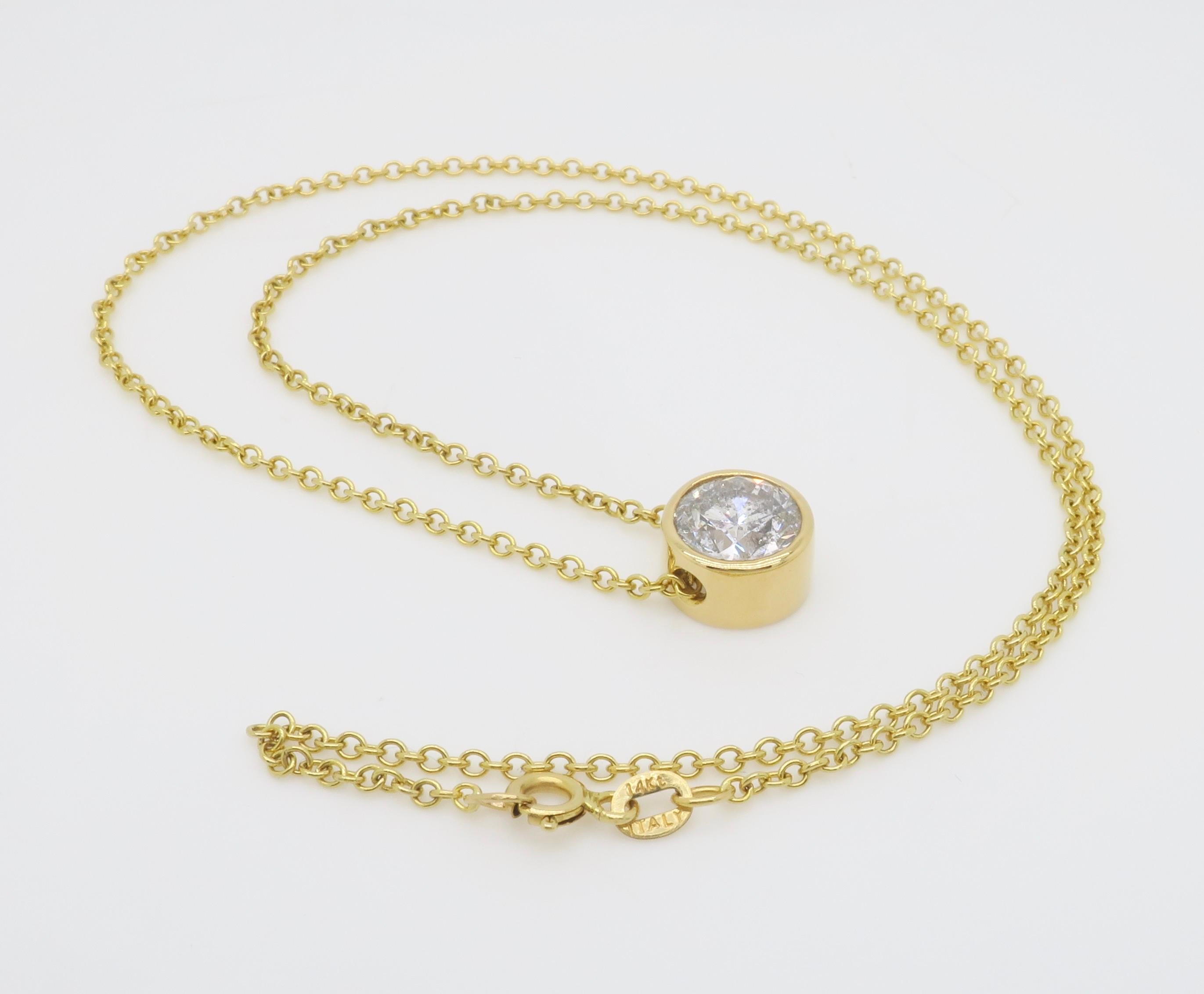 Collana con ciondolo solitario di diamanti taglio Brilliante rotondo certificato 3.05CT in vendita 2