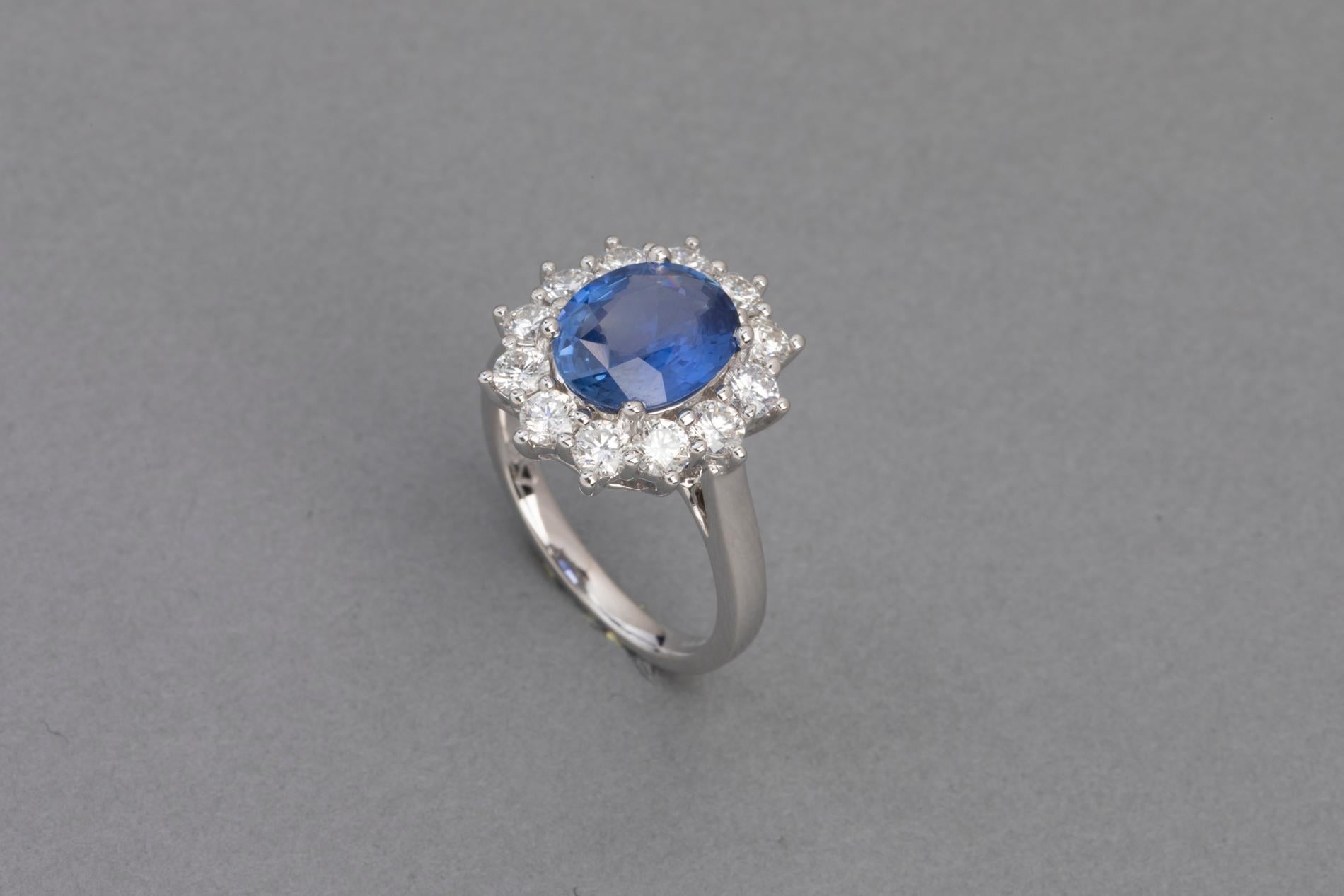 Certified 3.08 Carat Ceylan Sapphire and 1.19 Carat Diamonds Ring 3