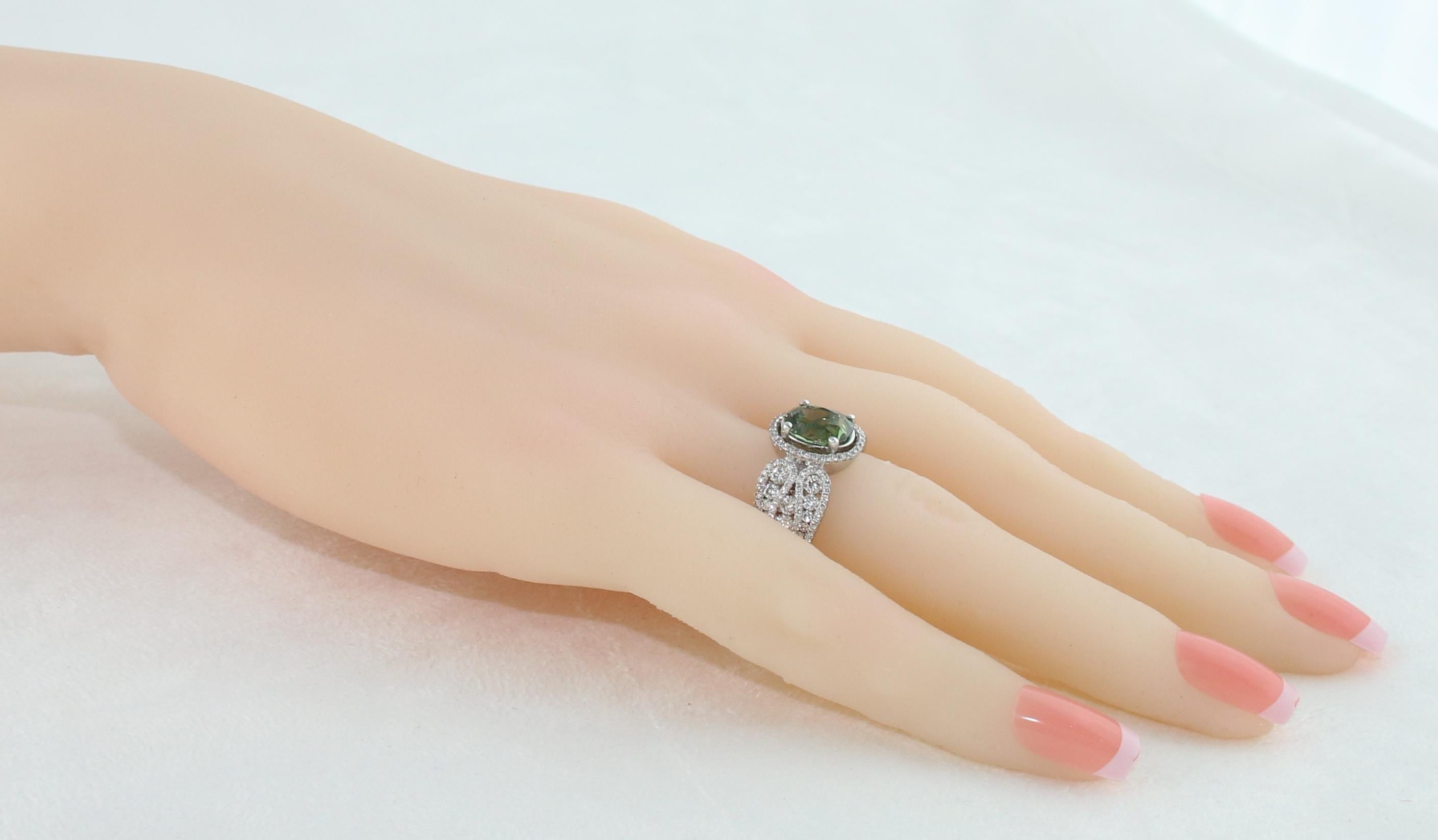 Contemporary Certified 3.08 Carat Oval Green Sapphire Diamond Gold Ring For Sale