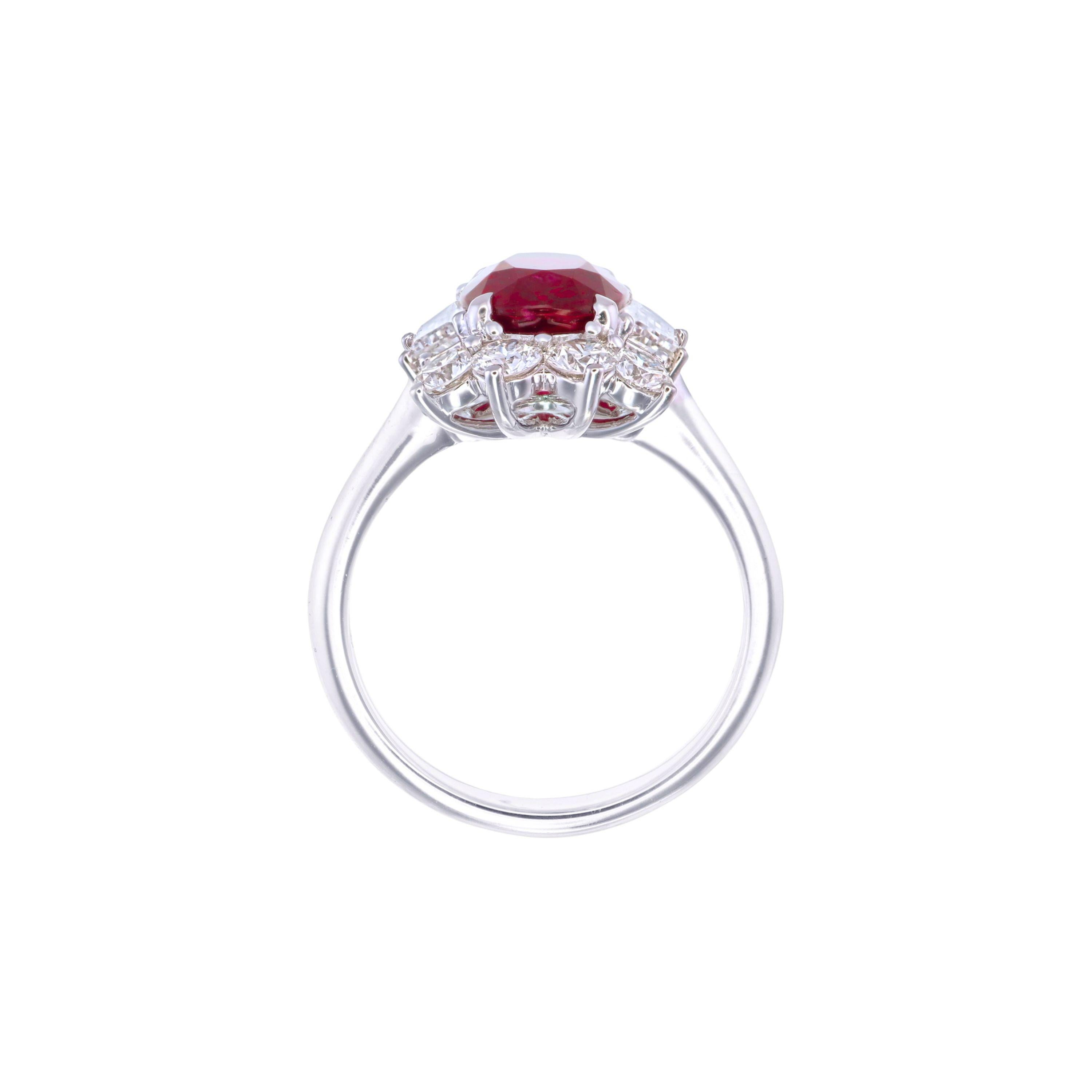 Contemporary Certified 3.08 Carat Pigeon's Blood Ruby & Diamond Ring For Sale