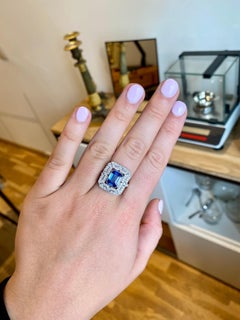 Certified 3.10 Carats Natural Ceylon Sapphire and Diamond Ring